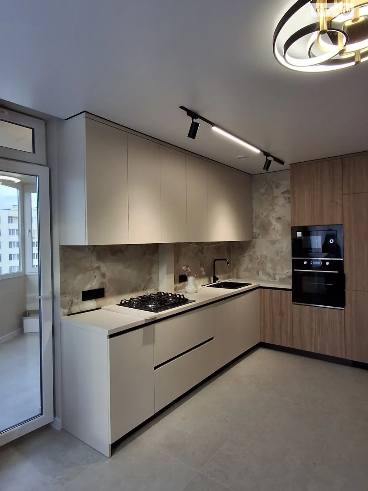 2-комнатная квартира 65 кв. м в Тернополе, ул. Смакулы, 8 - фото 1