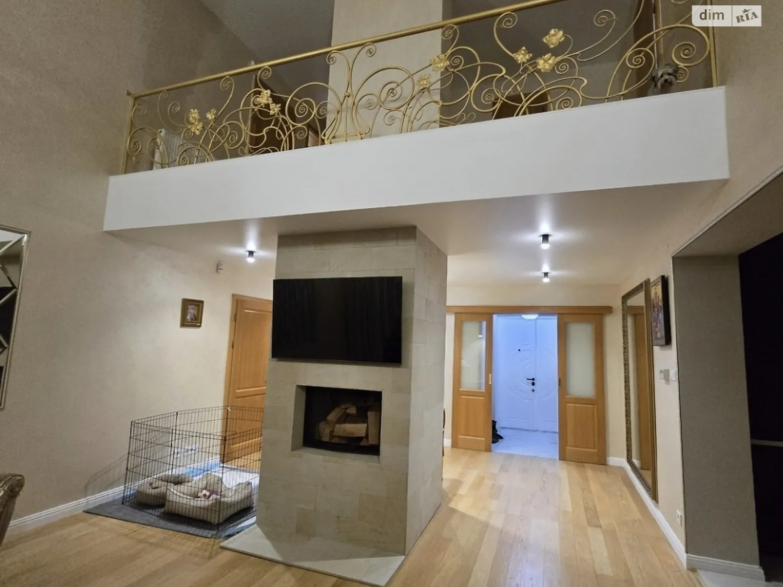 Продается дом на 4 этажа 450 кв. м с балконом, цена: 800000 $ - фото 1