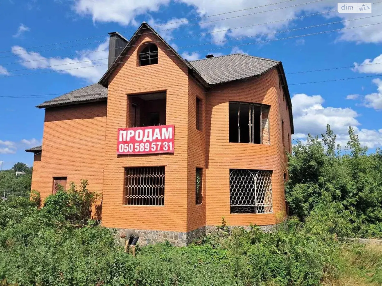 Продается дом на 3 этажа 500 кв. м с подвалом, цена: 250000 $ - фото 1