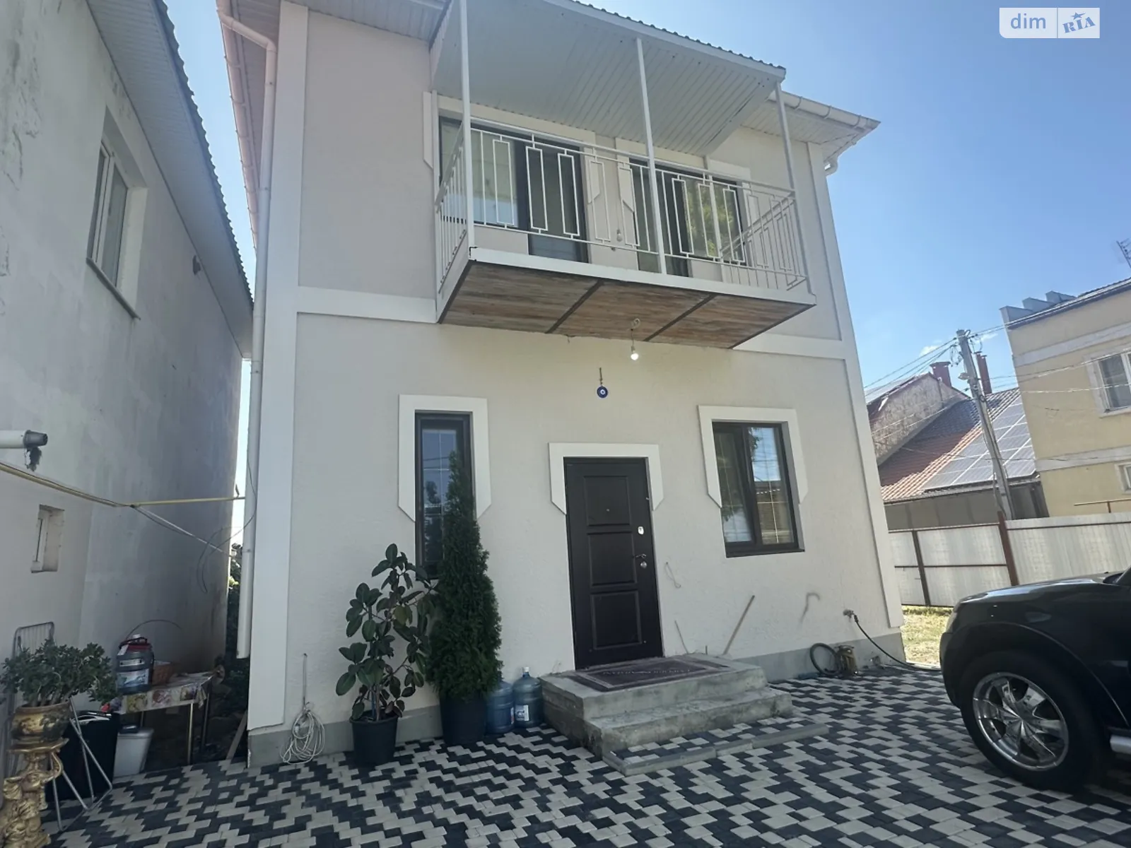 Продается дом на 2 этажа 120 кв. м с садом, цена: 175000 $ - фото 1
