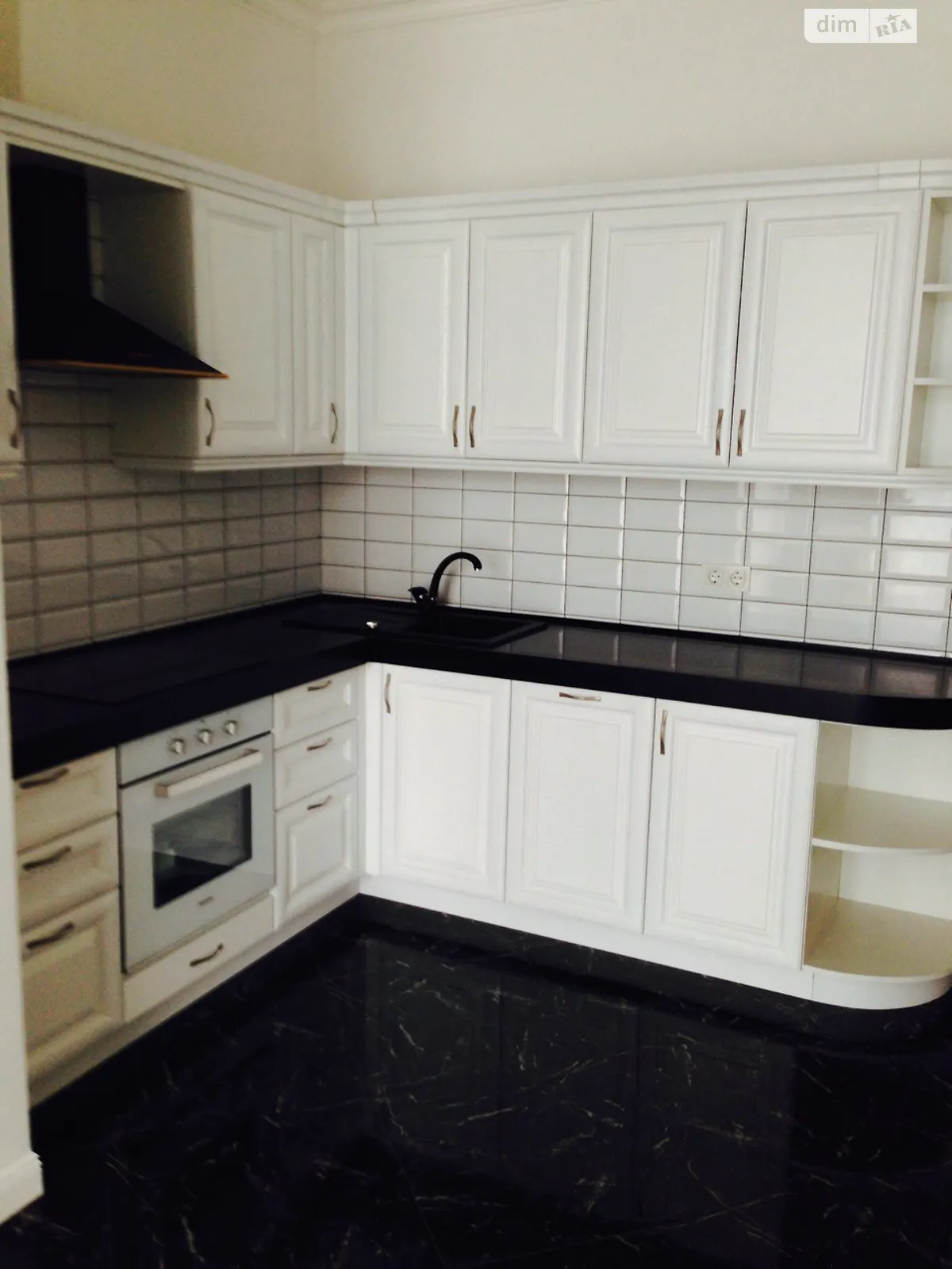 Продается 1-комнатная квартира 64.7 кв. м в Одессе, пер. Сабанский, 3 - фото 1