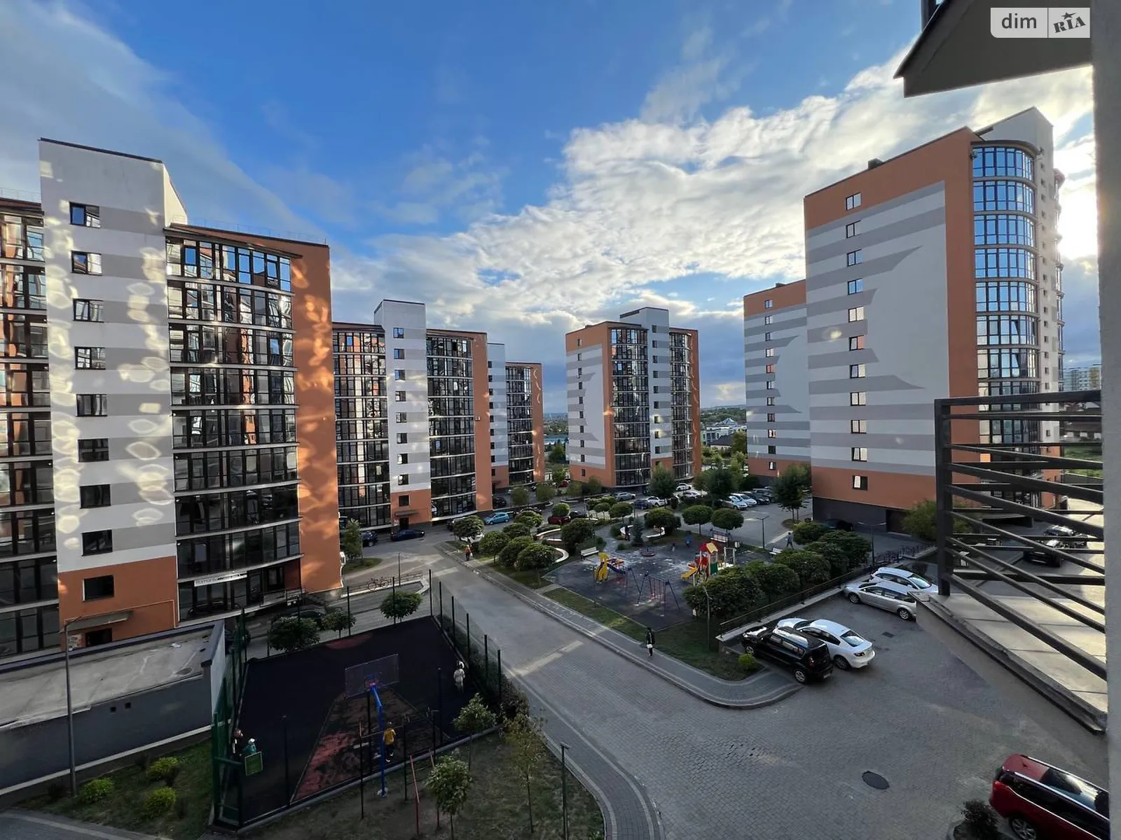 Продається 3-кімнатна квартира 90.5 кв. м у Івано-Франківську, Калуське шосе - фото 1