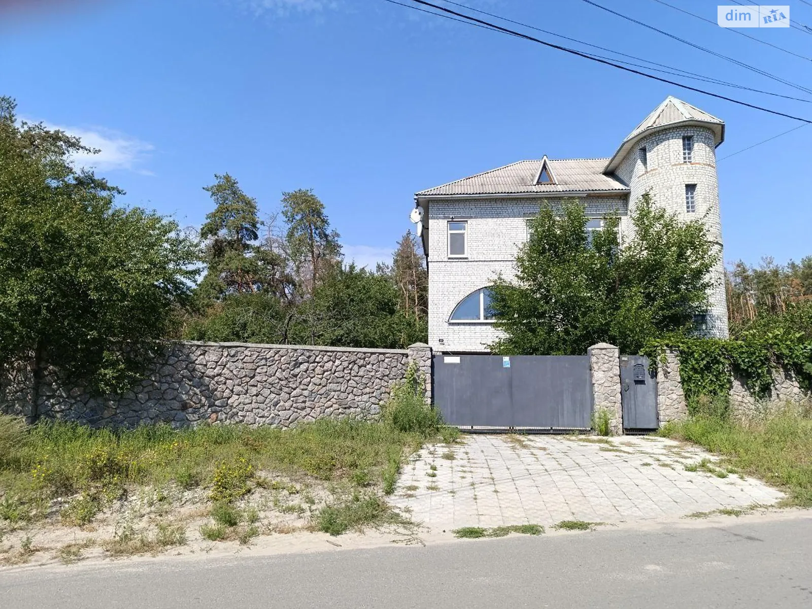 Продается дом на 3 этажа 350 кв. м с террасой, цена: 120000 $ - фото 1