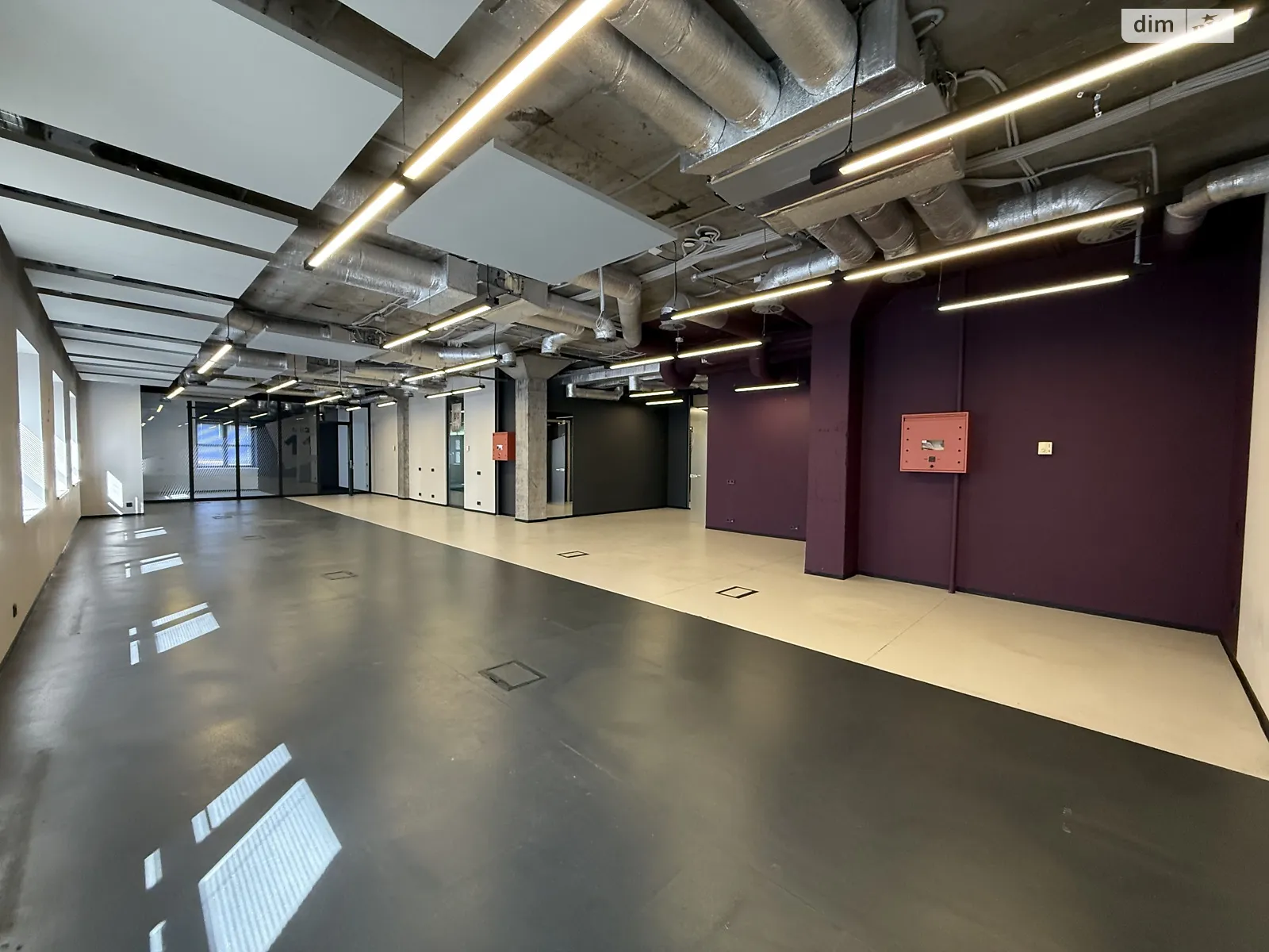 Сдается в аренду офис 890 кв. м в бизнес-центре, цена: 10680 $ - фото 1