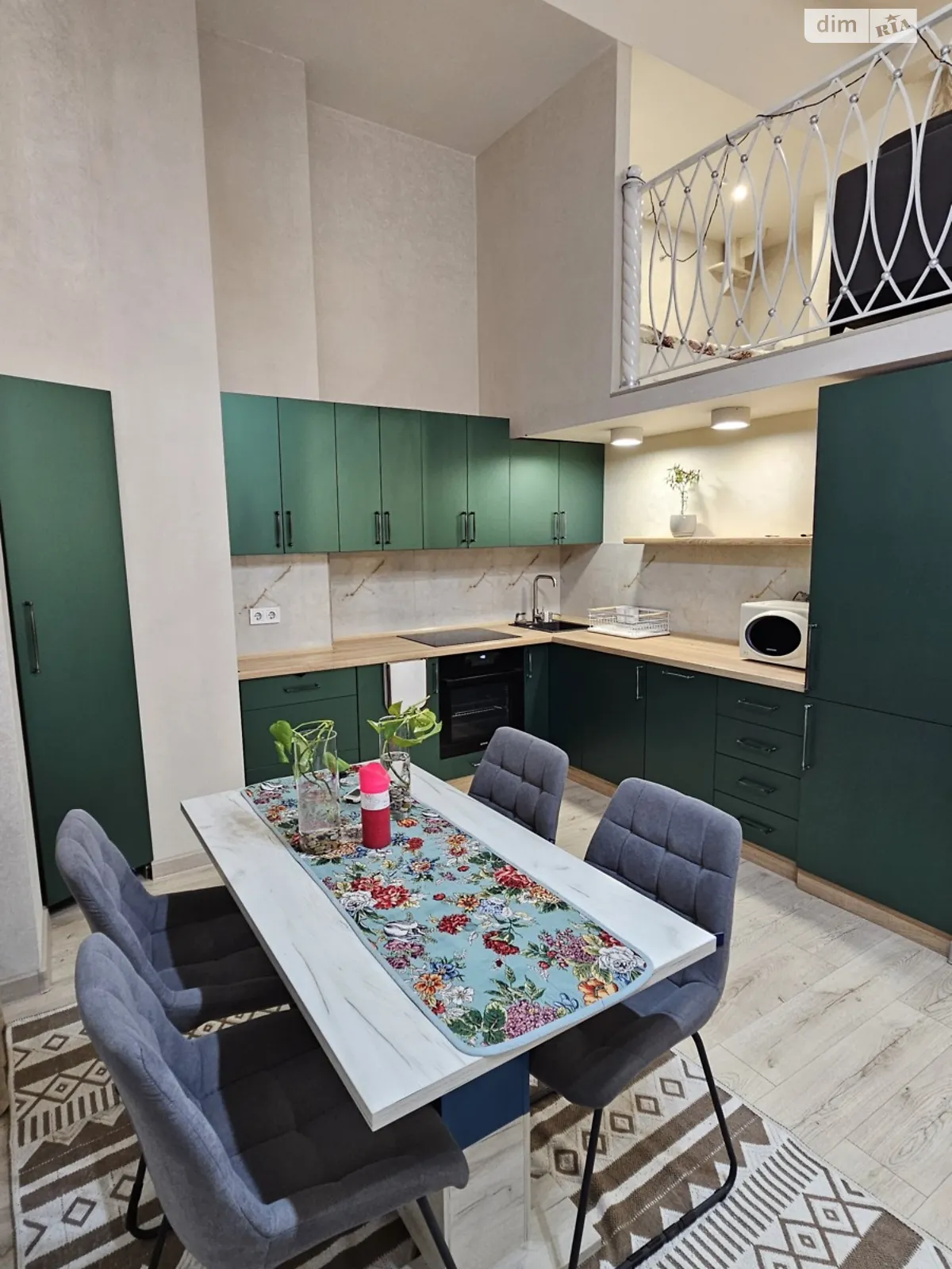 Продается 1-комнатная квартира 56.6 кв. м в Черновцах, ул. Прутская, 29Б - фото 1