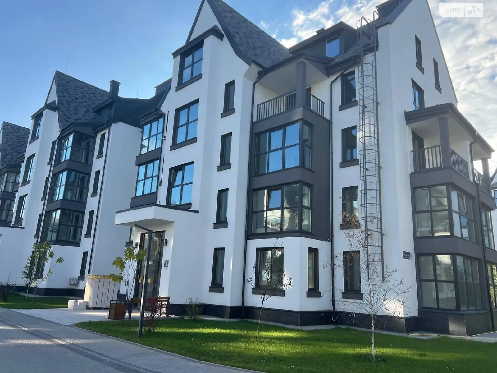 Продається 2-кімнатна квартира 65.5 кв. м у Зазим'ї, вул. Київська, 10Е - фото 1