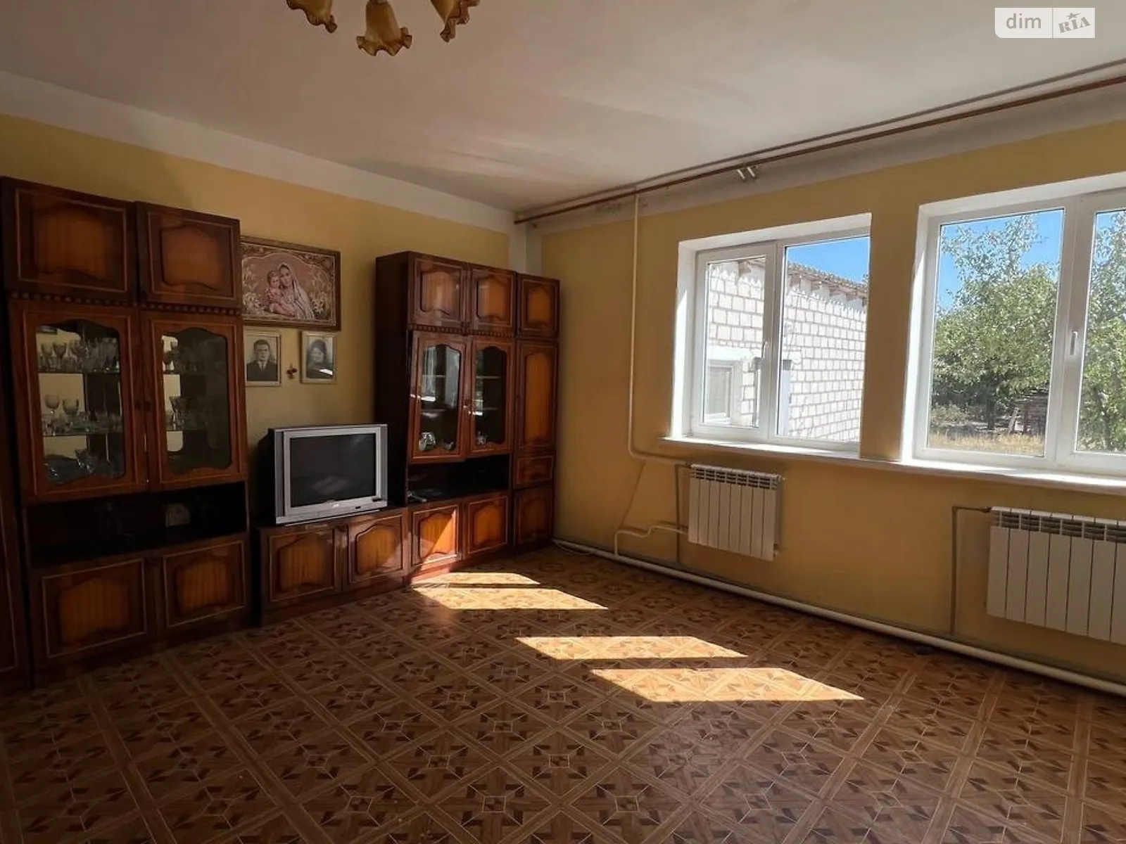 Продается дом на 3 этажа 246 кв. м с мансардой, цена: 40000 $ - фото 1