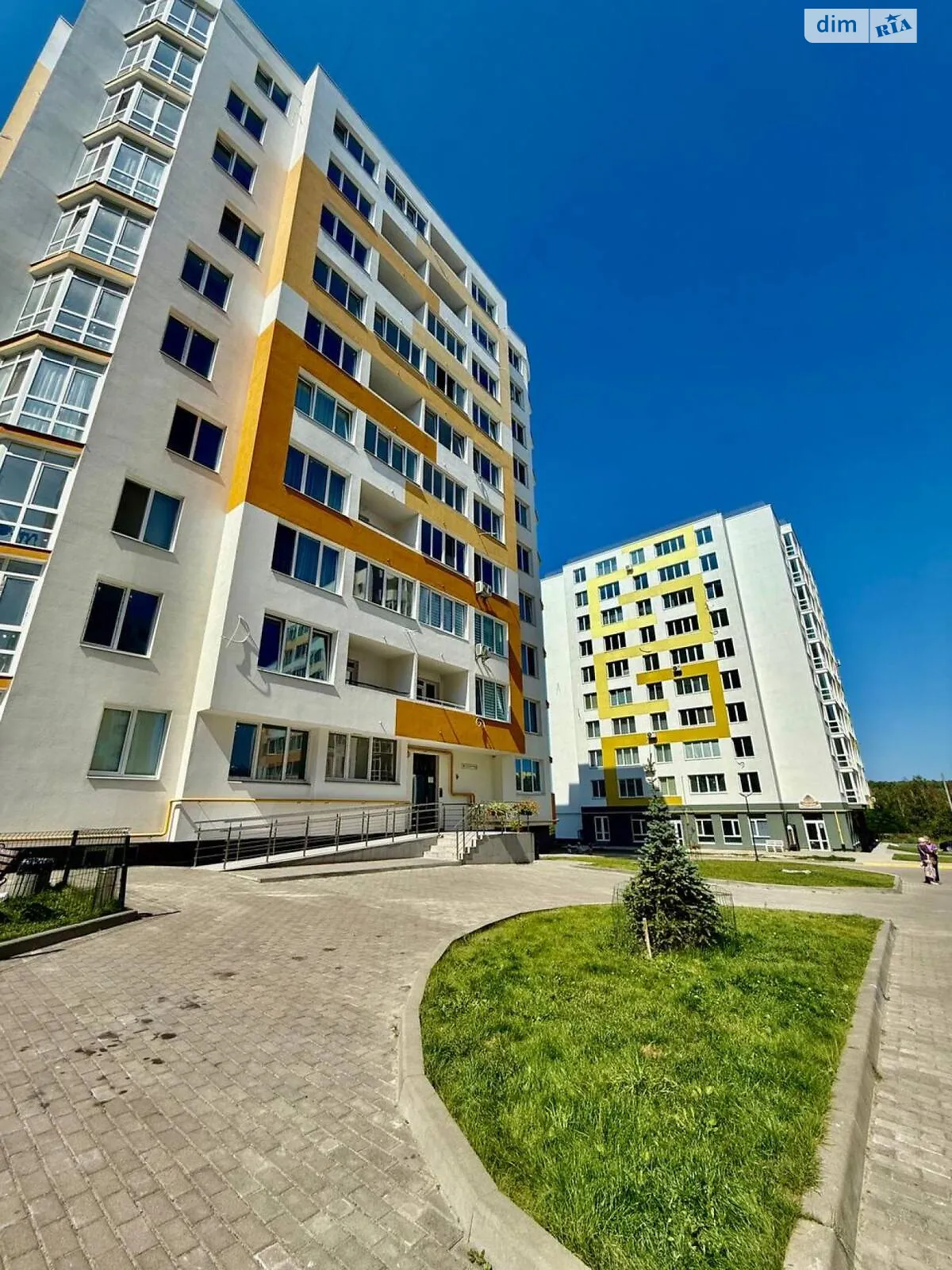 Продается 2-комнатная квартира 70.5 кв. м в Львове, ул. Величковского, 17 - фото 1