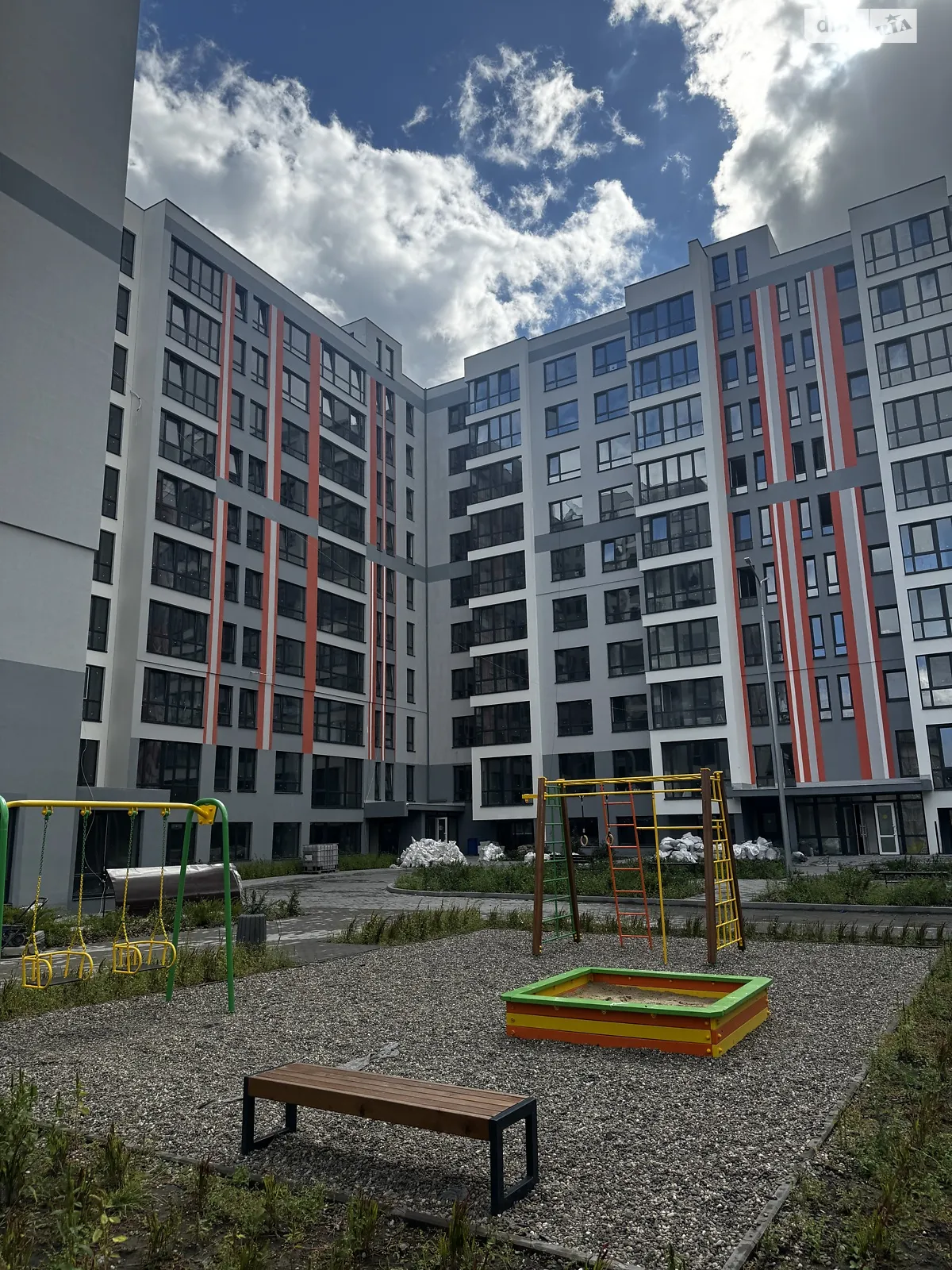 Продается 1-комнатная квартира 49.6 кв. м в Виннице, пл. Привокзальная, 30 - фото 1