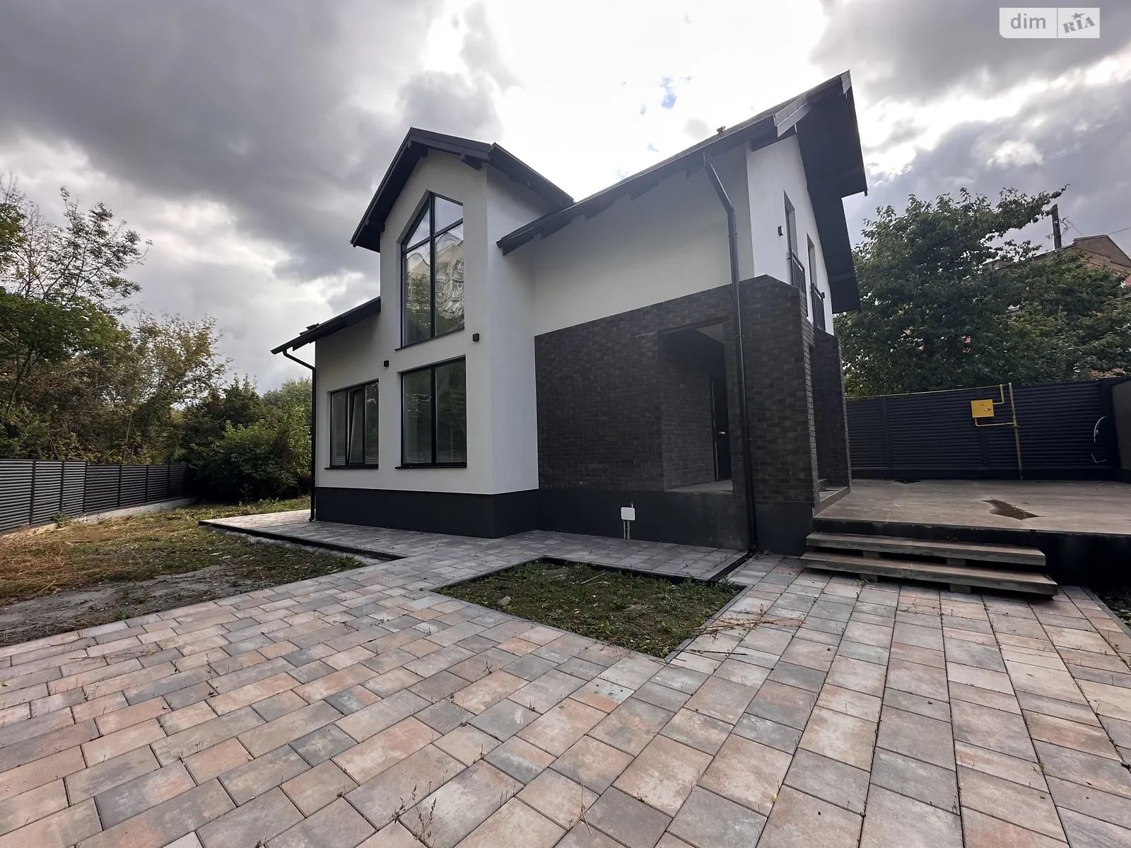 Продается дом на 2 этажа 135 кв. м с подвалом, цена: 200000 $ - фото 1
