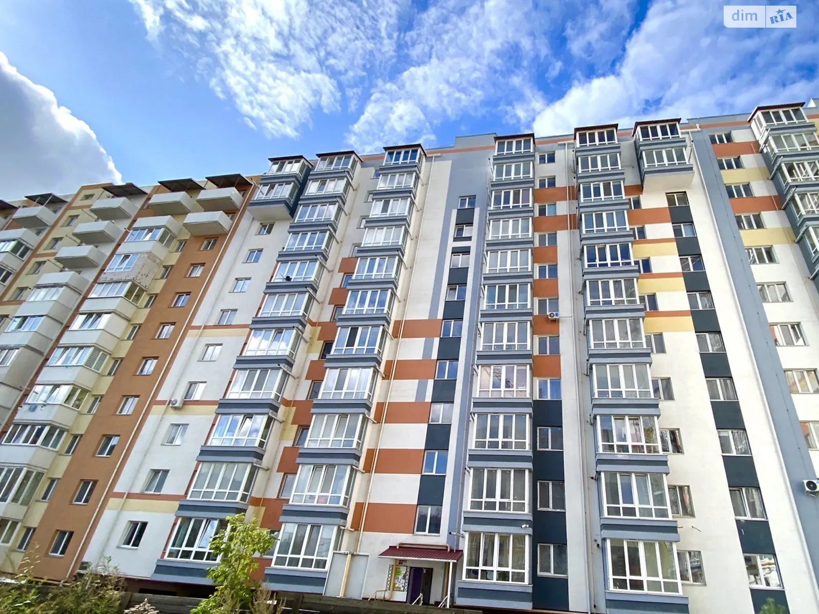 Продается 1-комнатная квартира 46 кв. м в Ровно, ул. Гайдамацкая, 13Б - фото 1