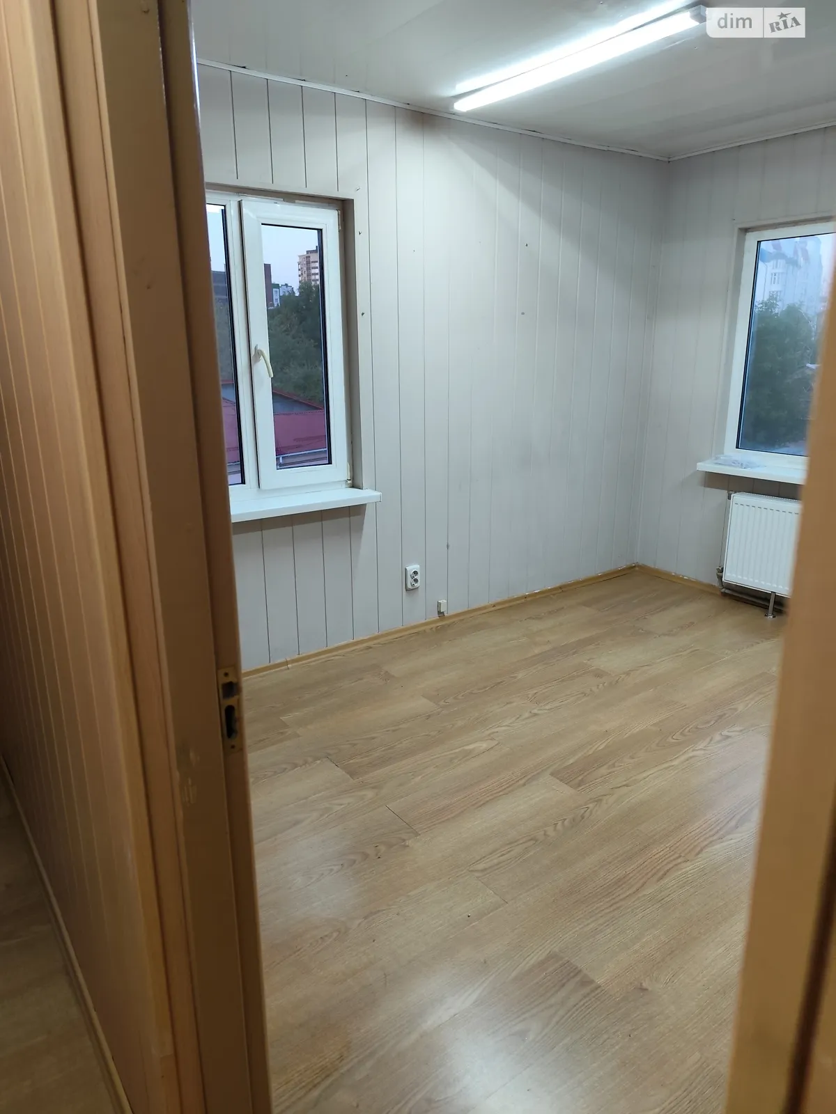Сдается в аренду офис 16 кв. м в бизнес-центре, цена: 4600 грн - фото 1