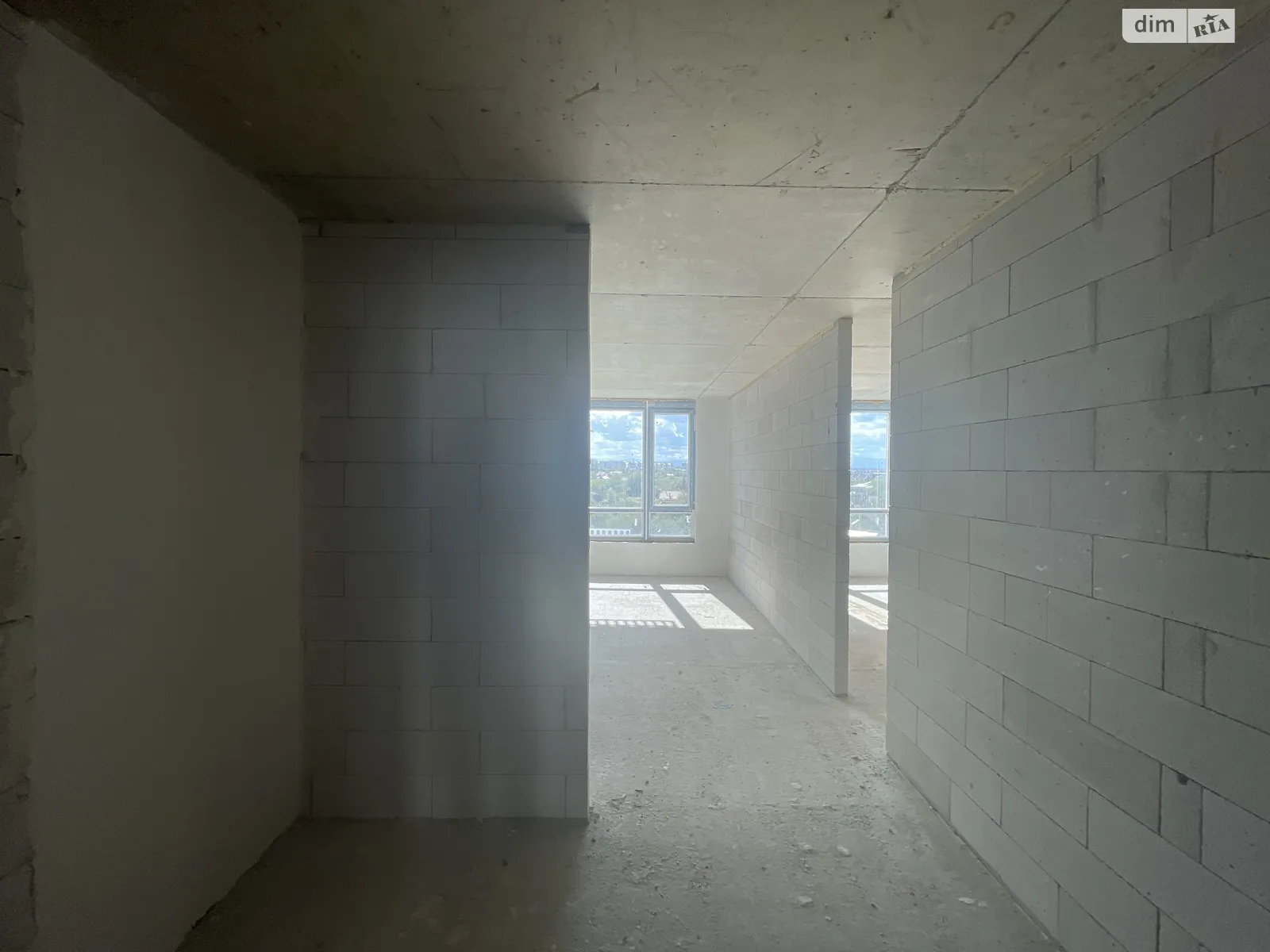 Продается 1-комнатная квартира 47 кв. м в Ивано-Франковске, ул. Левицкого Романа, 4 - фото 1