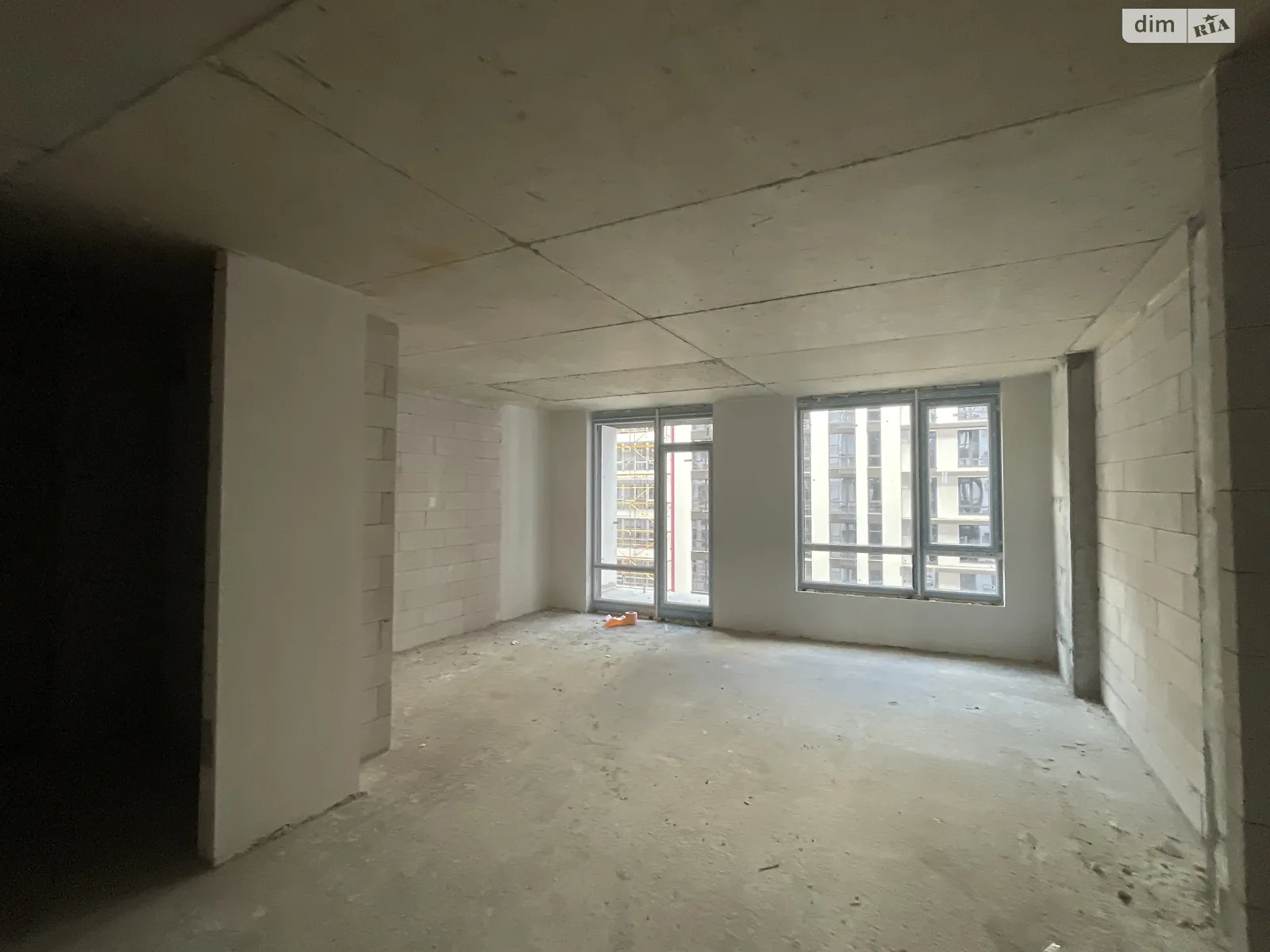 Продается 1-комнатная квартира 62 кв. м в Ивано-Франковске, ул. Левицкого Романа, 10 - фото 1