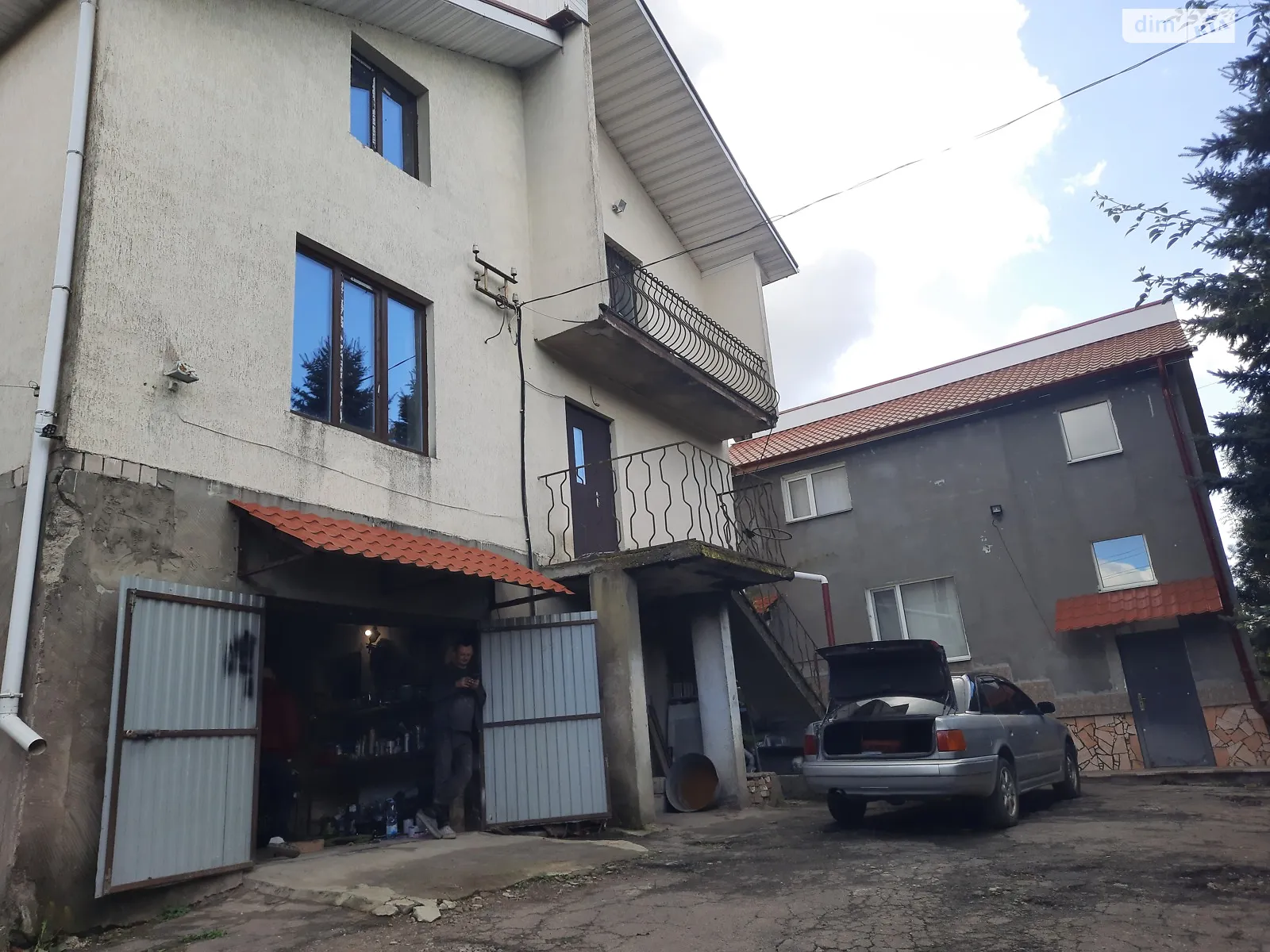Продается дом на 2 этажа 350 кв. м с садом, цена: 250000 $ - фото 1