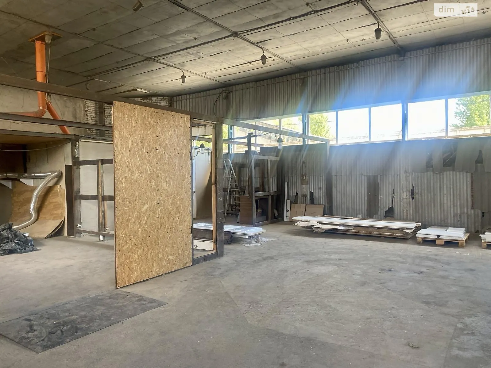 Сдается в аренду помещения свободного назначения 280 кв. м в 1-этажном здании, цена: 35000 грн - фото 1