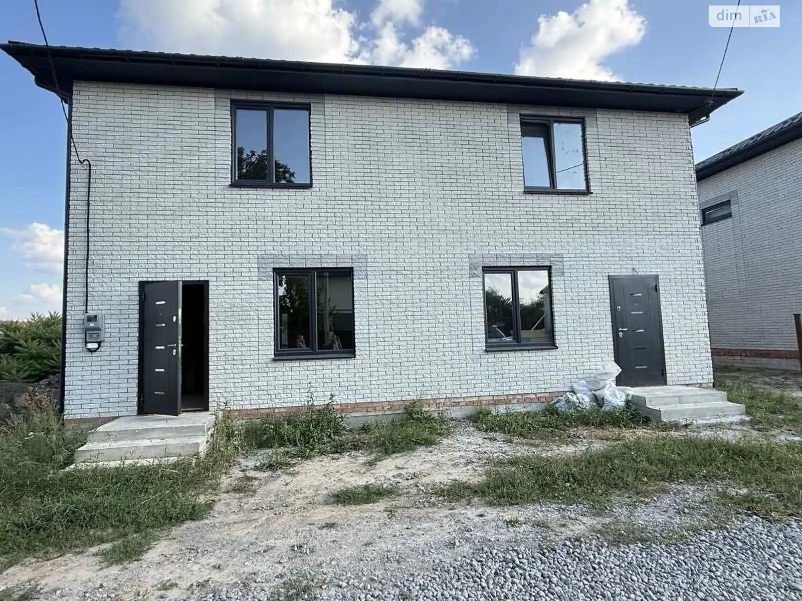 Продается дом на 2 этажа 90 кв. м с гаражом, цена: 62000 $ - фото 1
