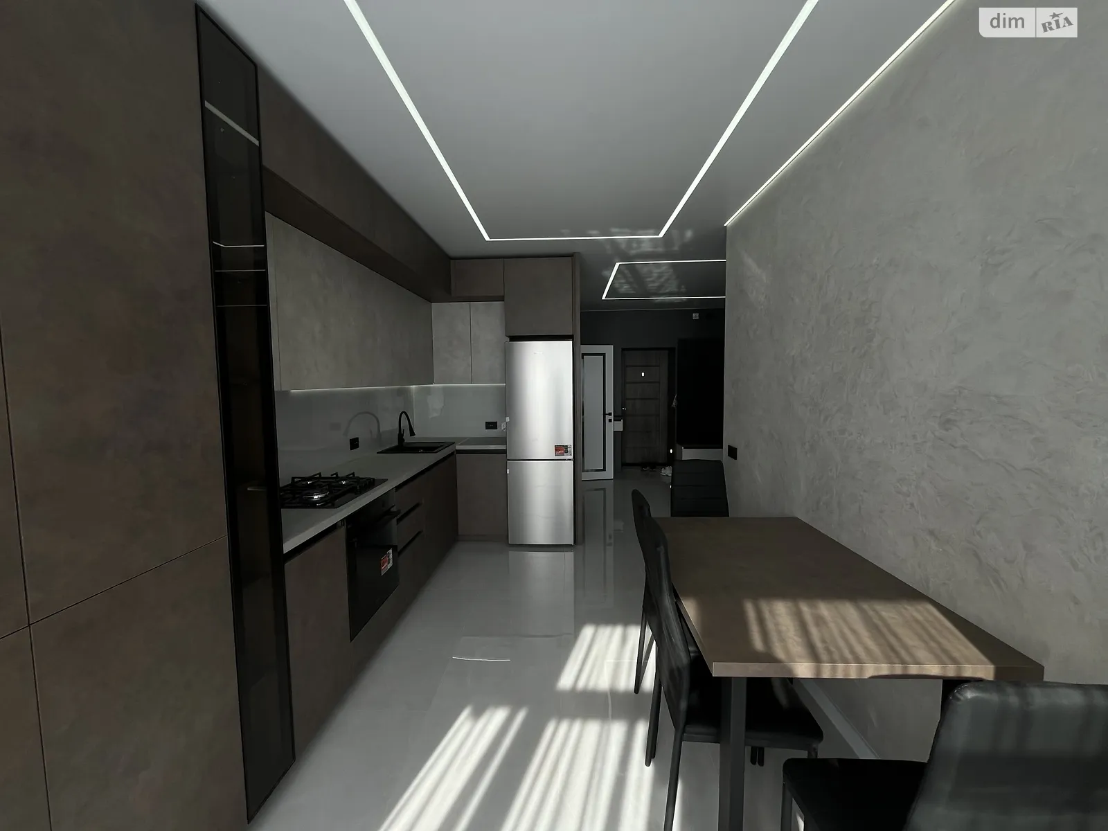 Продается 1-комнатная квартира 46 кв. м в Ивано-Франковске, ул. Высочана Семена - фото 1