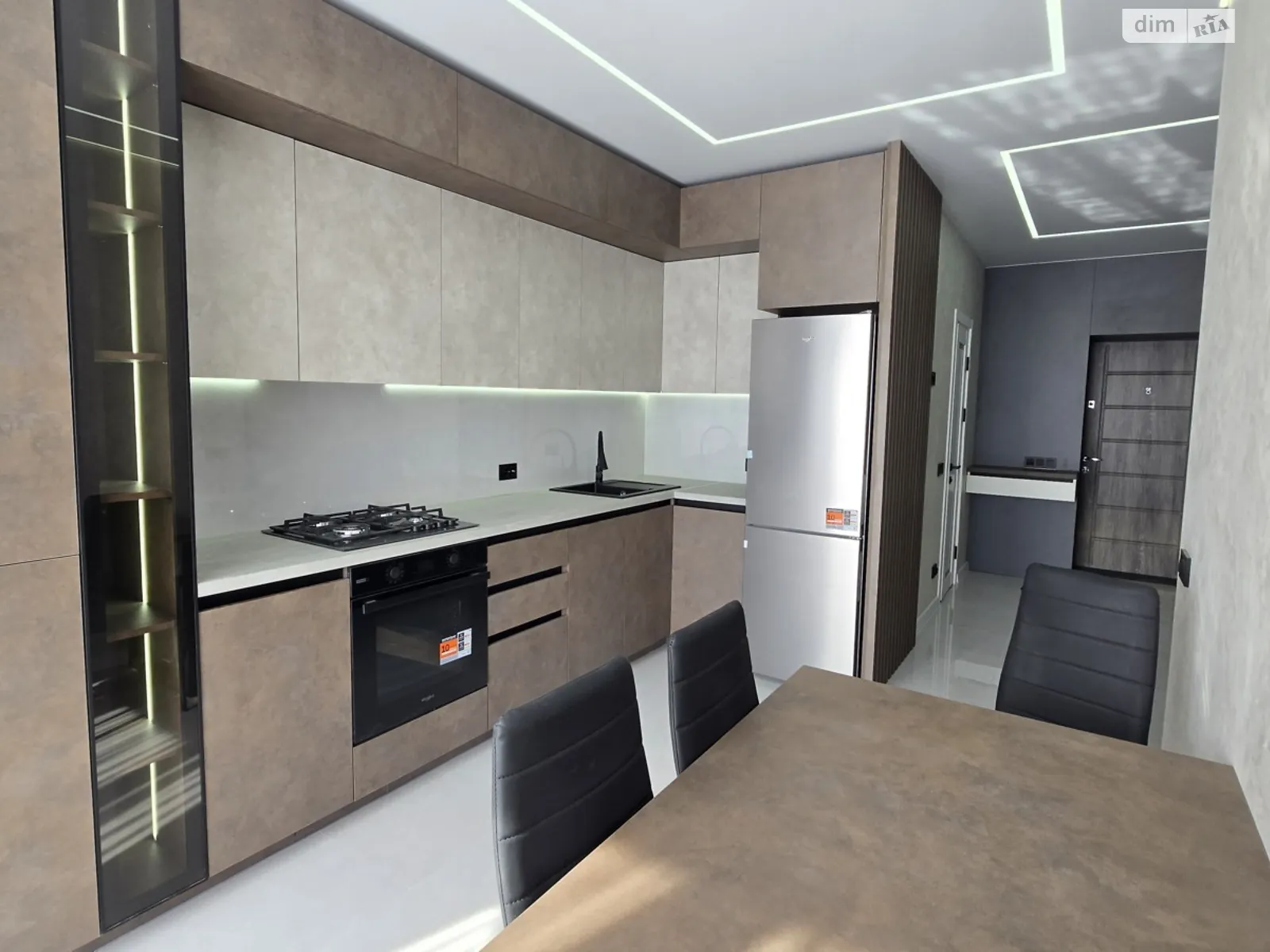 Продается 1-комнатная квартира 44 кв. м в Ивано-Франковске, ул. Высочана Семена, 18 корпус 10 - фото 1