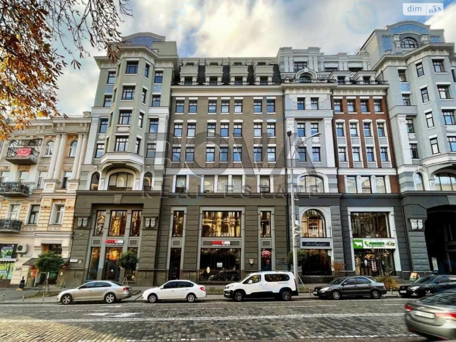 Сдается в аренду офис 223 кв. м в бизнес-центре, цена: 3122 $ - фото 1