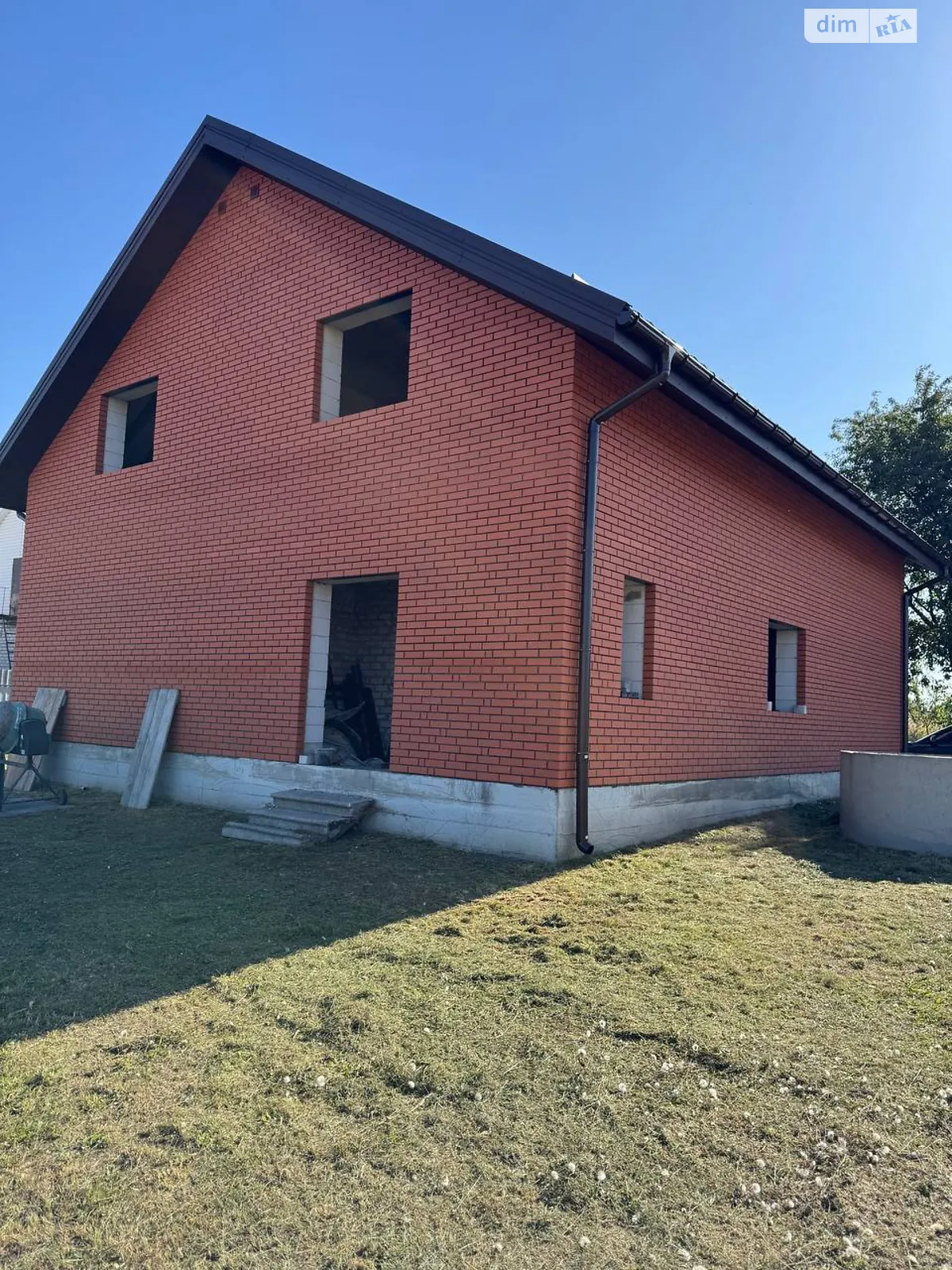 Продается дом на 2 этажа 240 кв. м с беседкой, цена: 70000 $ - фото 1