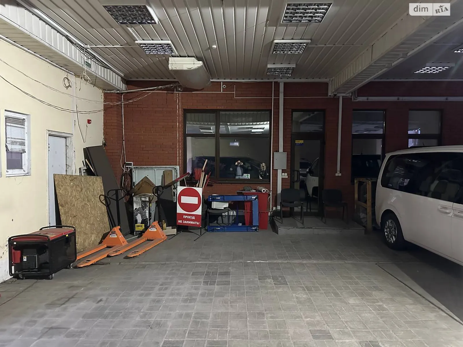 Сдается в аренду офис 185 кв. м в бизнес-центре, цена: 75000 грн - фото 1