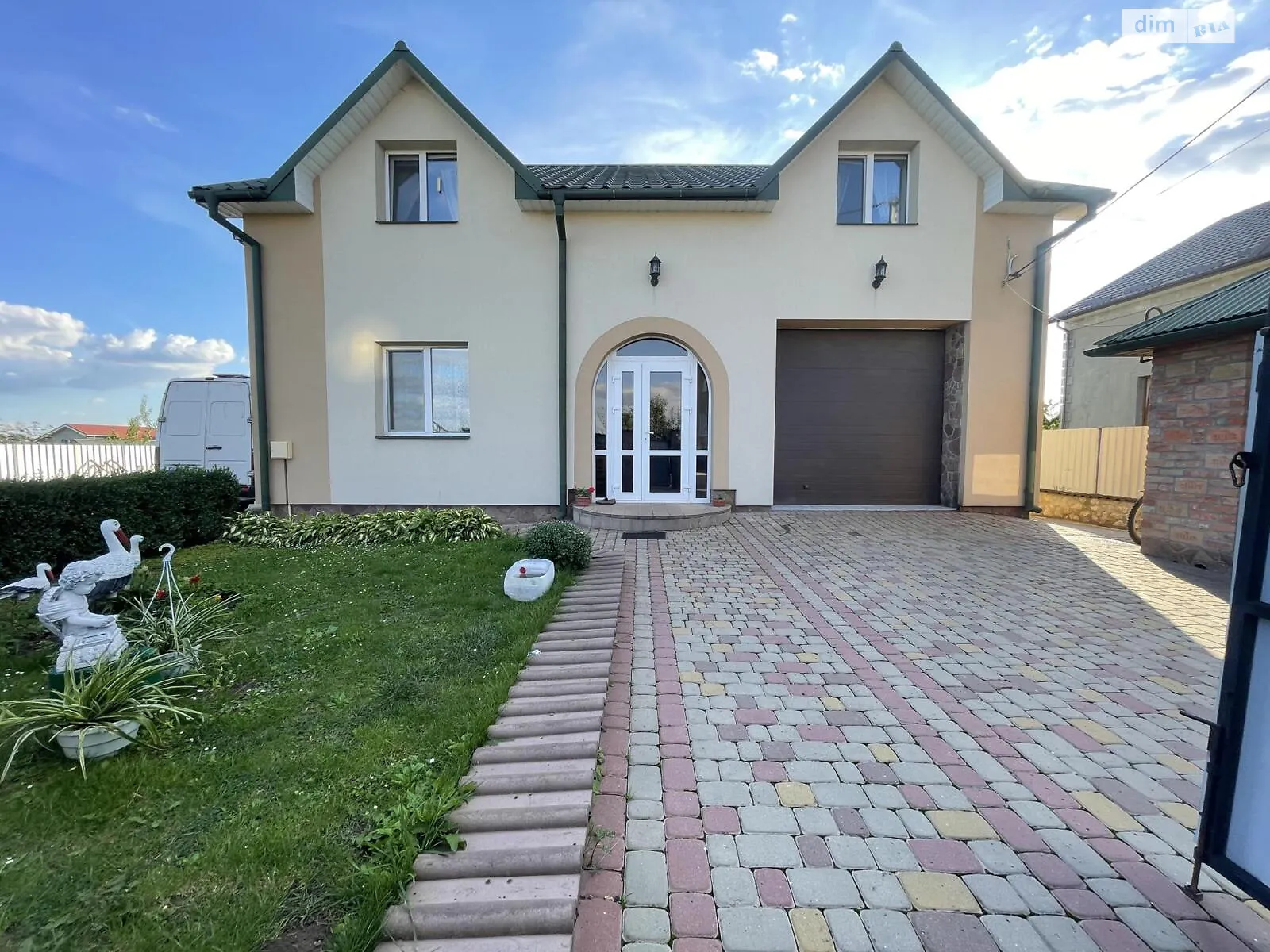 Продается дом на 2 этажа 176 кв. м с террасой, цена: 195000 $ - фото 1