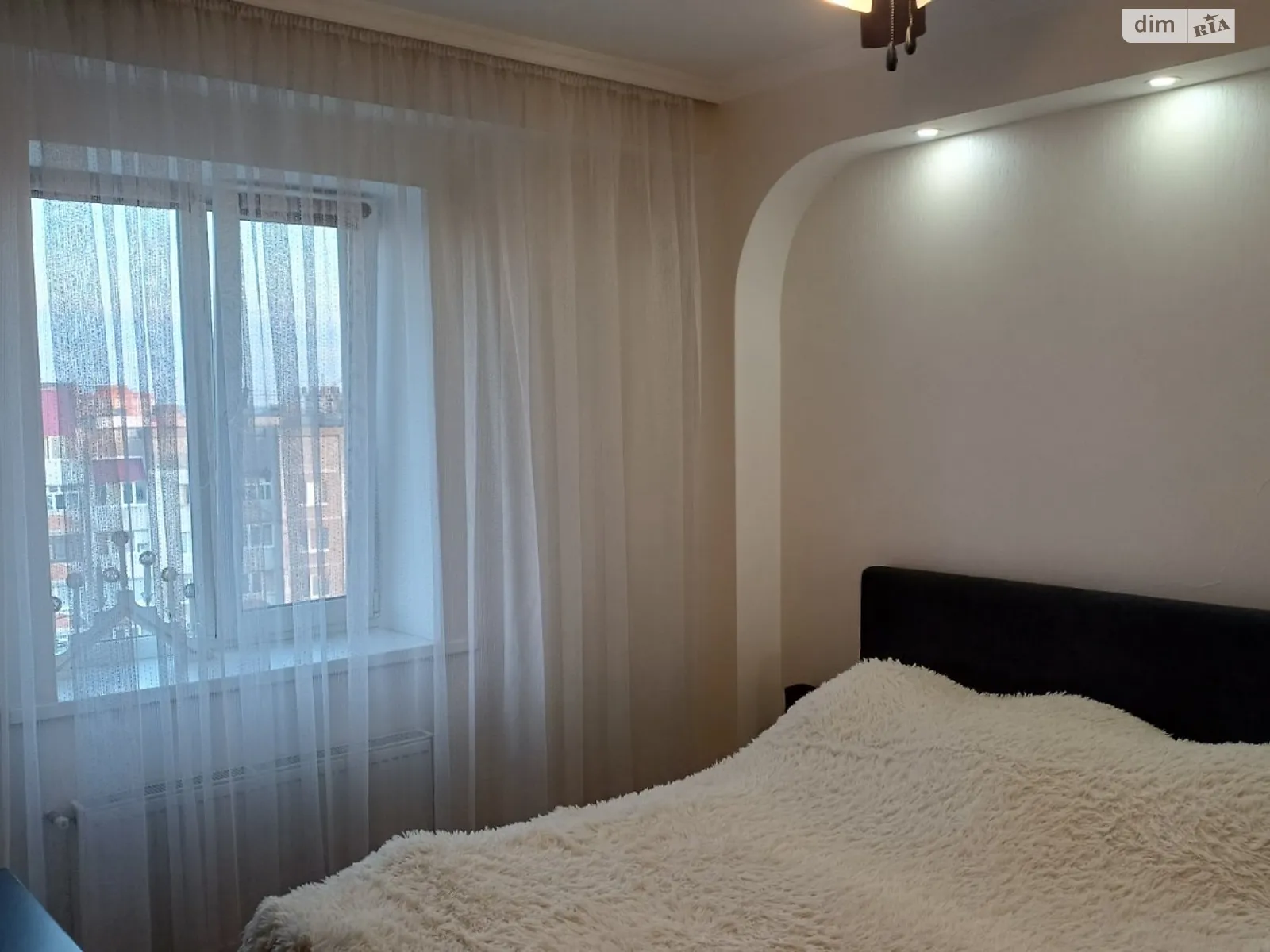 Продается 3-комнатная квартира 74.8 кв. м в Хмельницком, ул. Зализняка Максима, 1А - фото 1