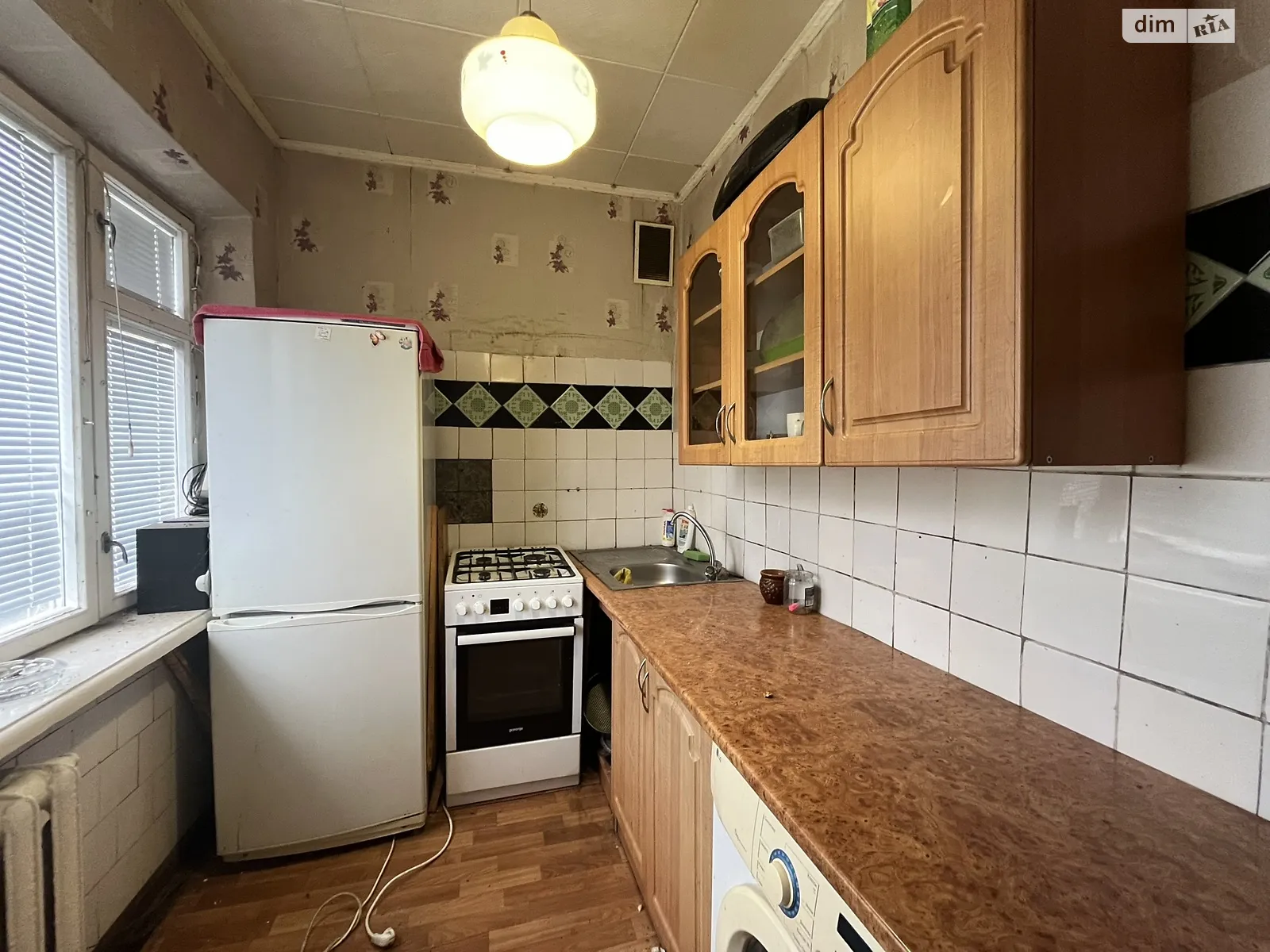 Продается 2-комнатная квартира 46 кв. м в Киеве, ул. Салютная, 8 - фото 1