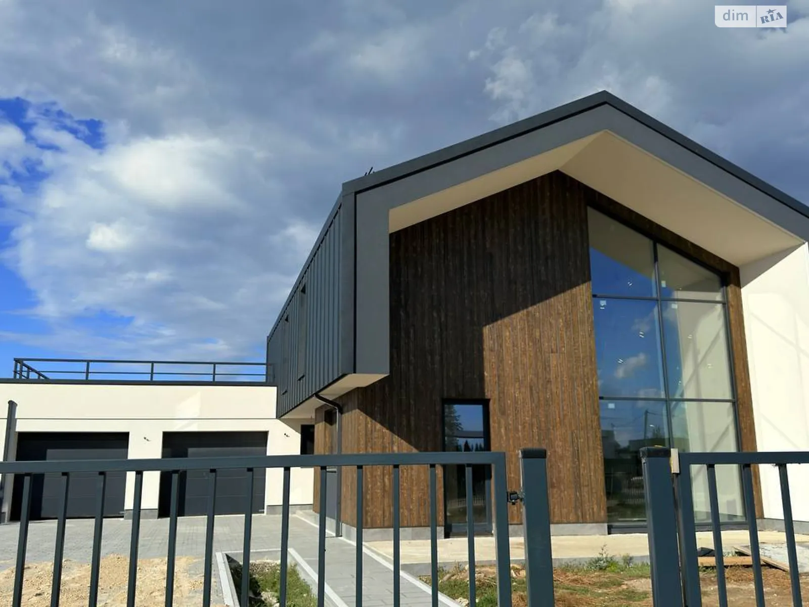 ул. Озоновая, 5 Черниев (Ивано-Франковск) Коттеджный городок Ozon village, цена: 700000 $ - фото 1
