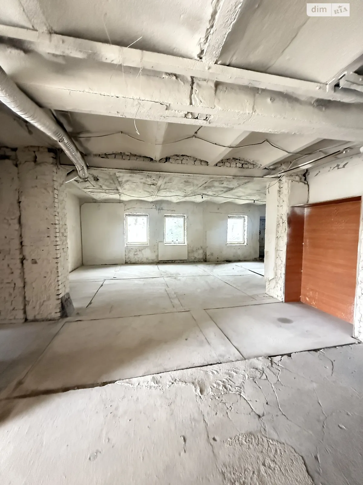 Сдается в аренду помещения свободного назначения 180 кв. м в 1-этажном здании, цена: 16000 грн - фото 1