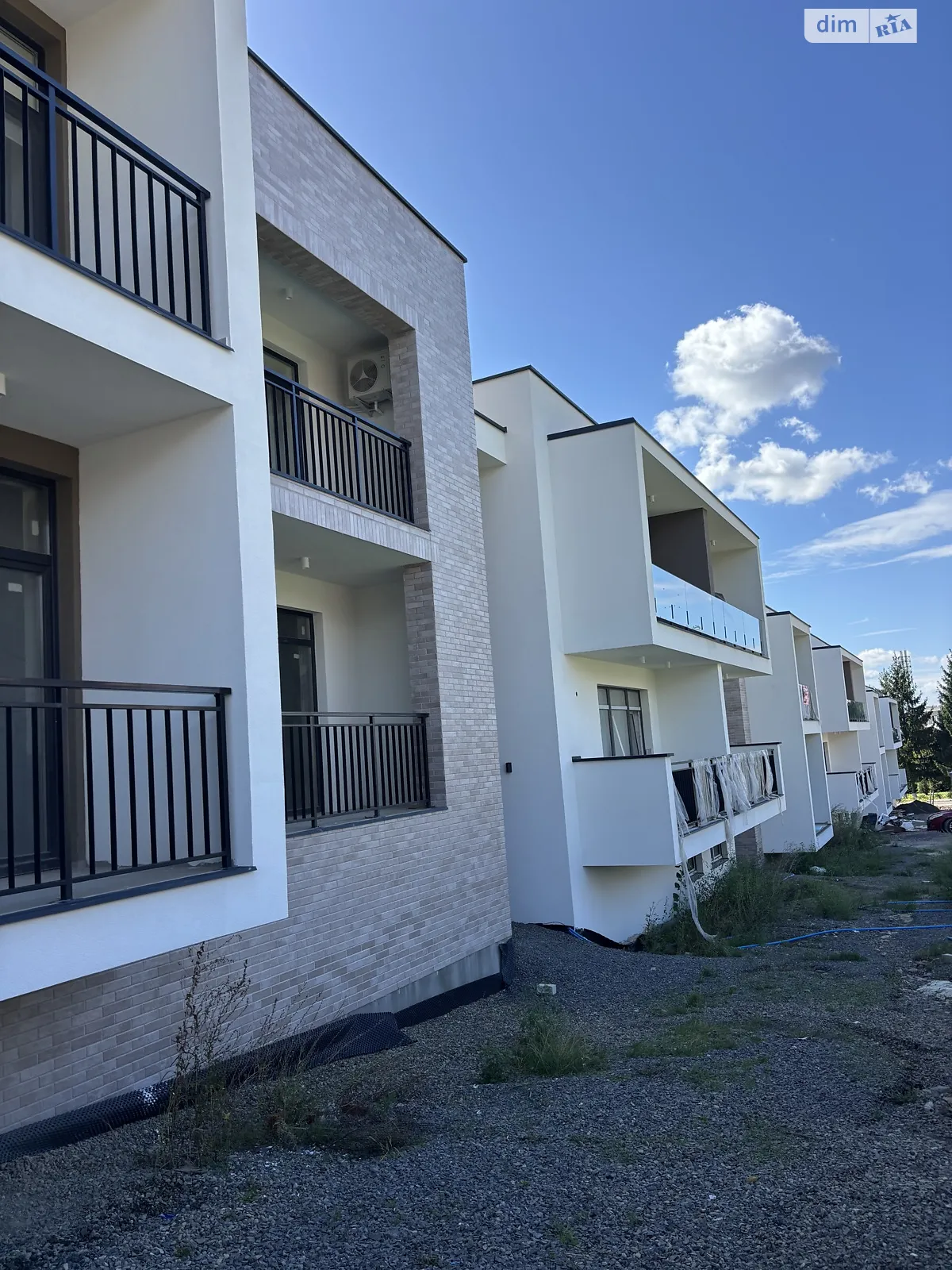 Продається 1-кімнатна квартира 60 кв. м у Ужгороді, пров. Вербний - фото 1