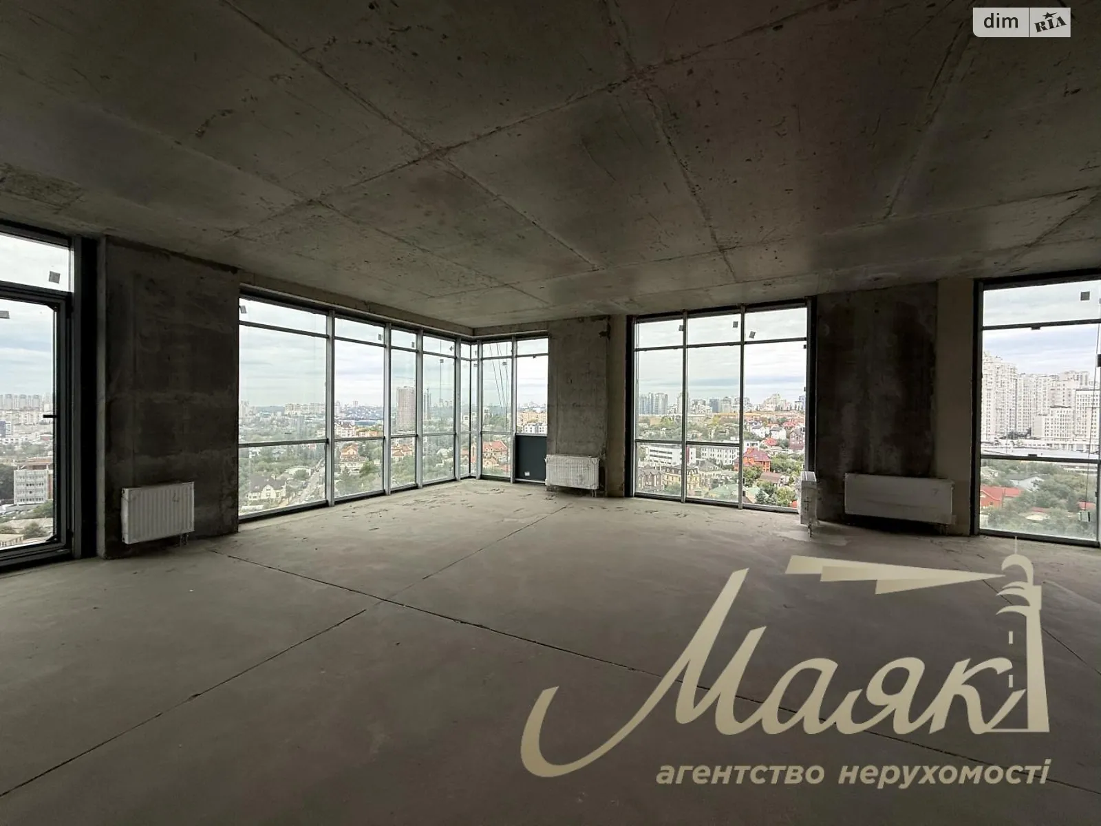 Продається 4-кімнатна квартира 156 кв. м у Києві, вул. Андрія Верхогляда(Драгомирова), 17/6 - фото 1