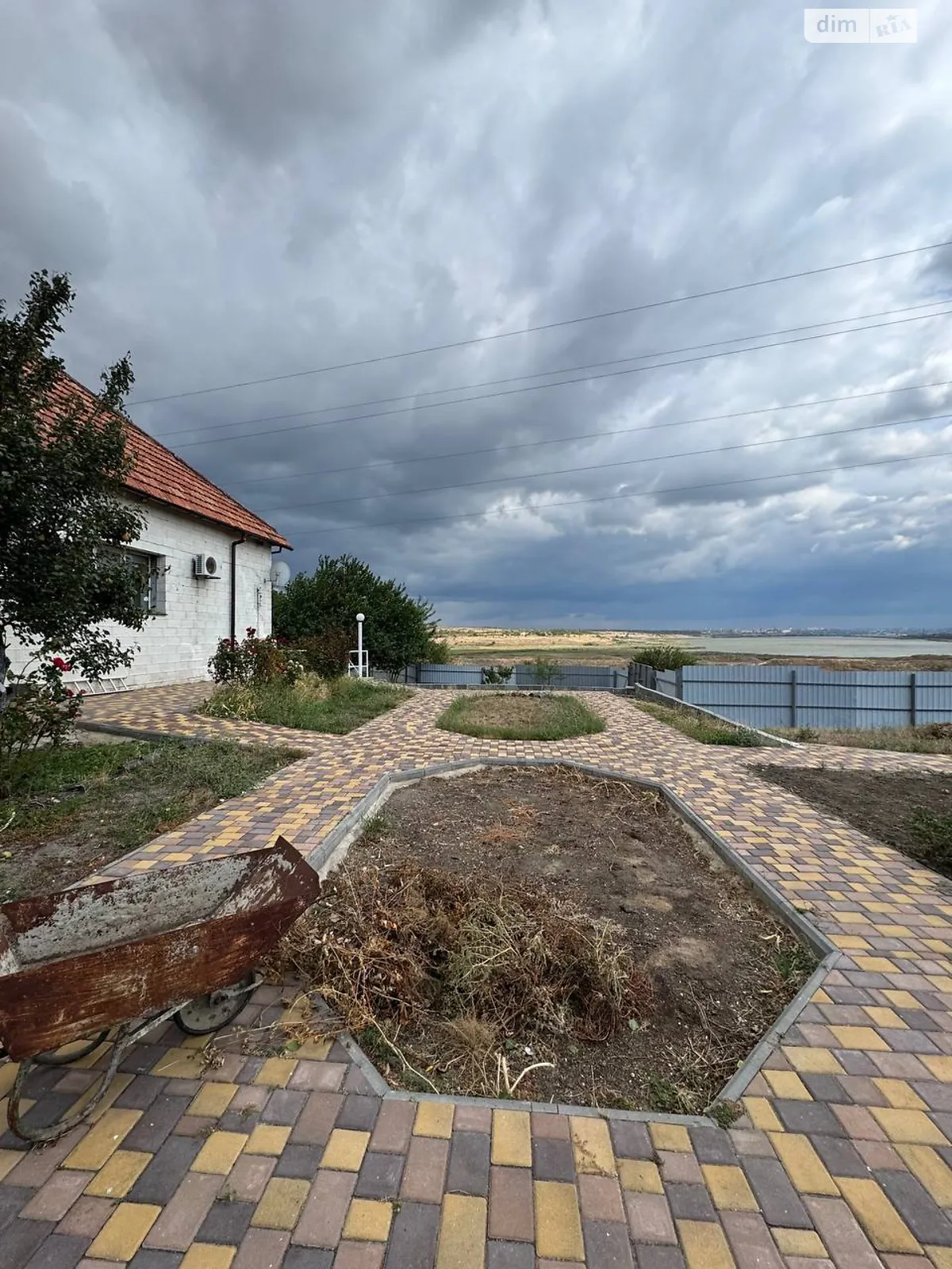 Продается дом на 2 этажа 140 кв. м с верандой, цена: 84700 $ - фото 1