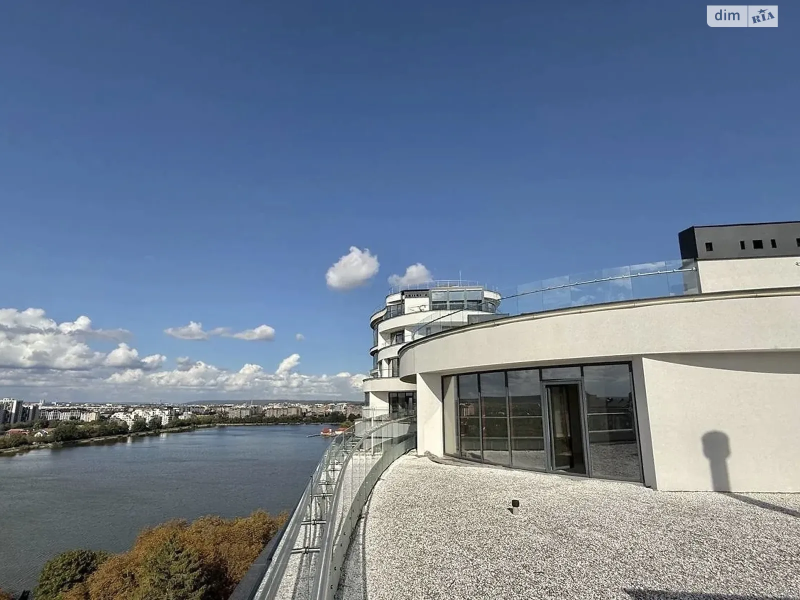 Продается 2-комнатная квартира 202 кв. м в Ивано-Франковске, ул. Гетьмана Ивана Мазепы, 138А - фото 1