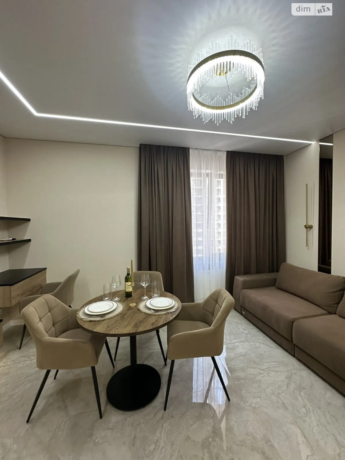 Продается 4-комнатная квартира 206 кв. м в Одессе, ул. Генуэзская, 1Е корпус 1 - фото 1