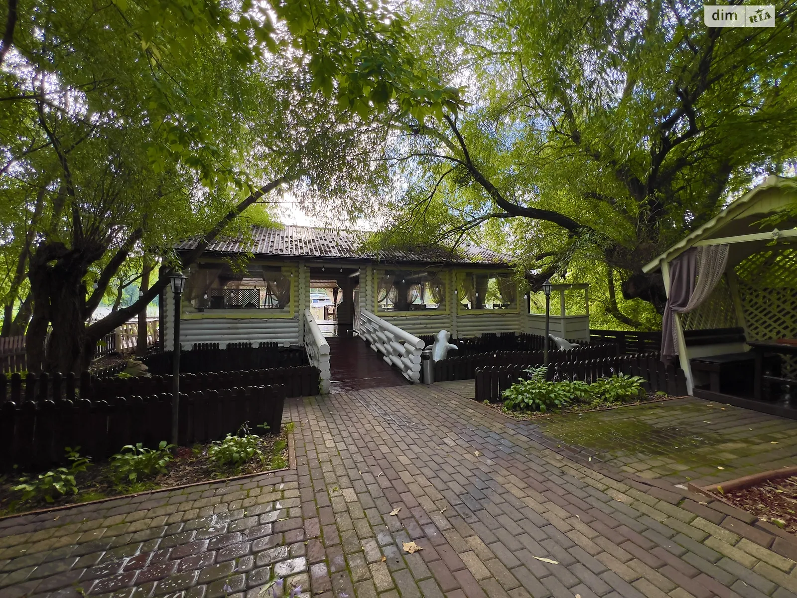 Продается объект сферы услуг 800 кв. м в 2-этажном здании, цена: 950000 $ - фото 1