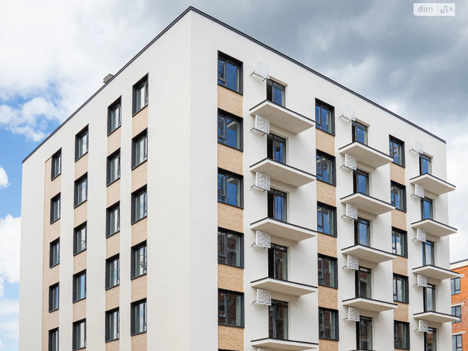 Продается 2-комнатная квартира 72.1 кв. м в Ивано-Франковске, ул. Коновальца Евгения, 1 - фото 1