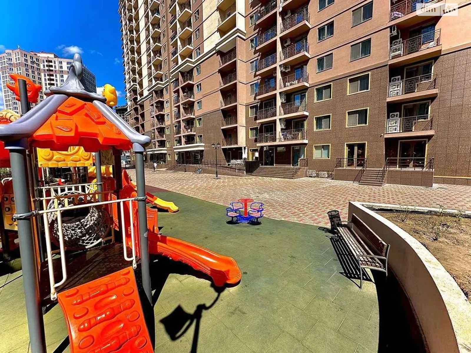 Продается офис 38 кв. м в бизнес-центре, цена: 75000 $ - фото 1