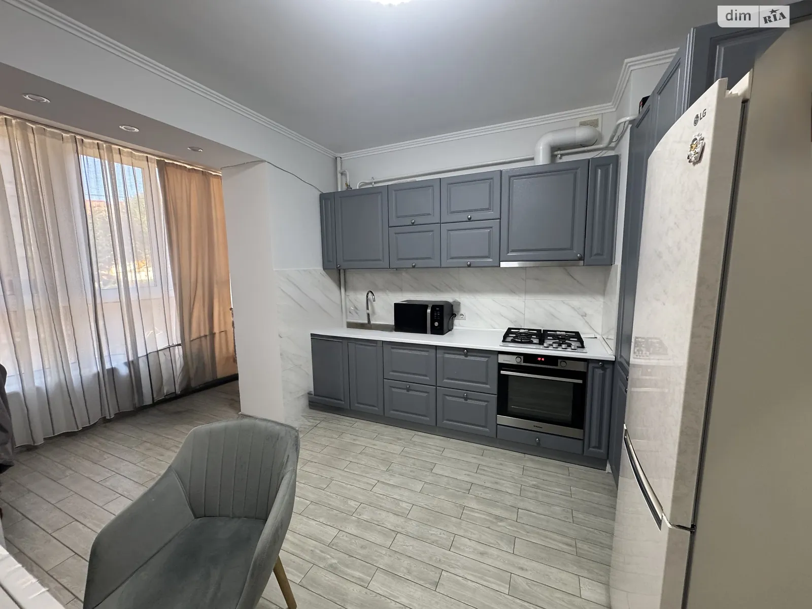 Продается 1-комнатная квартира 46.5 кв. м в Черновцах, ул. Шухевича Романа, 3Б - фото 1