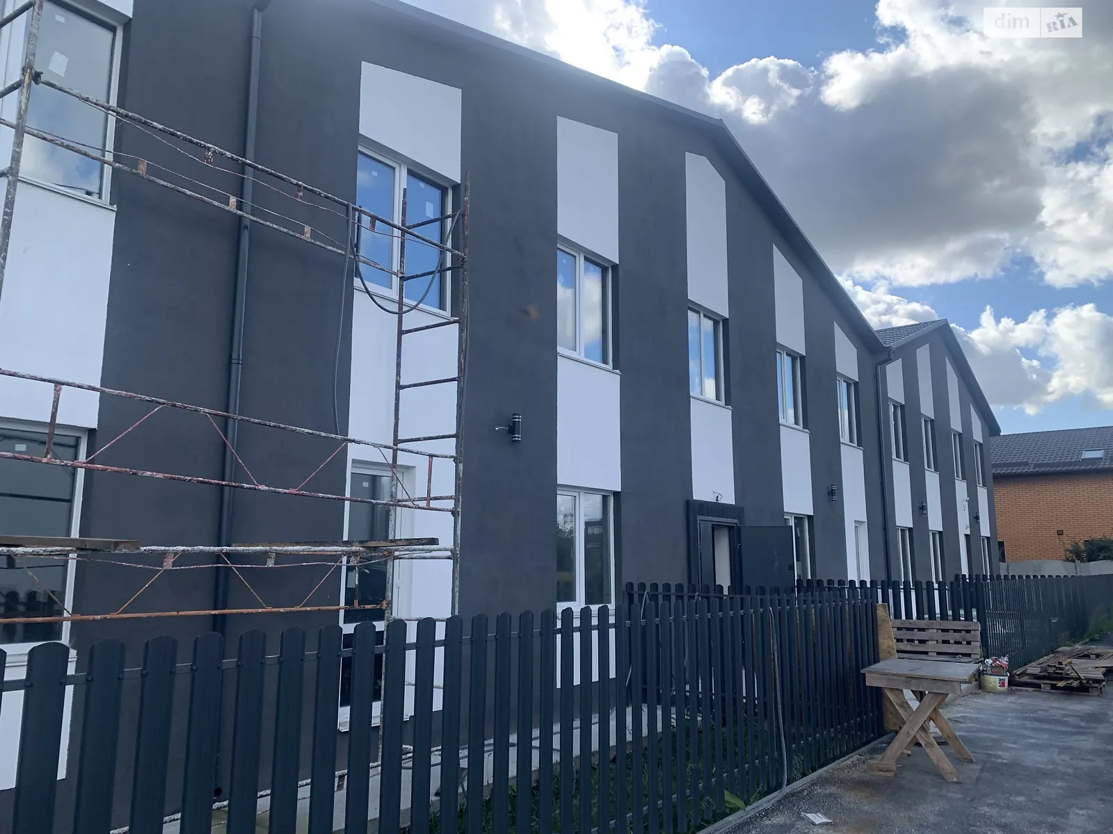 Продается 2-комнатная квартира 47 кв. м в Гнатовке, ул. Уютная - фото 1