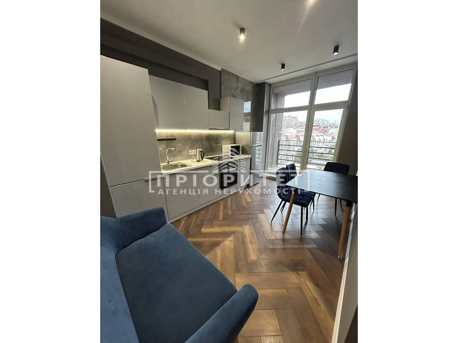 Продается 1-комнатная квартира 37 кв. м в Одессе, ул. Педагогическая - фото 1