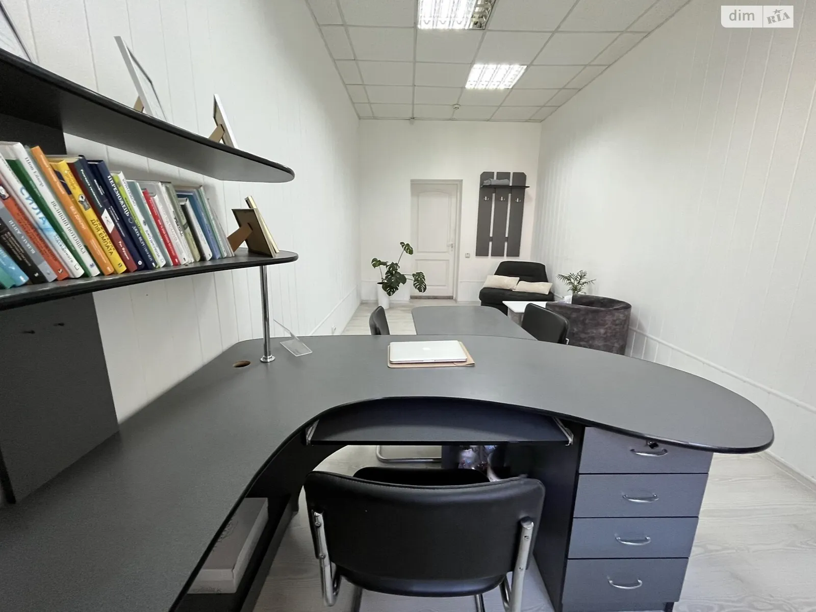 Сдается в аренду офис 19 кв. м в бизнес-центре, цена: 5500 грн - фото 1