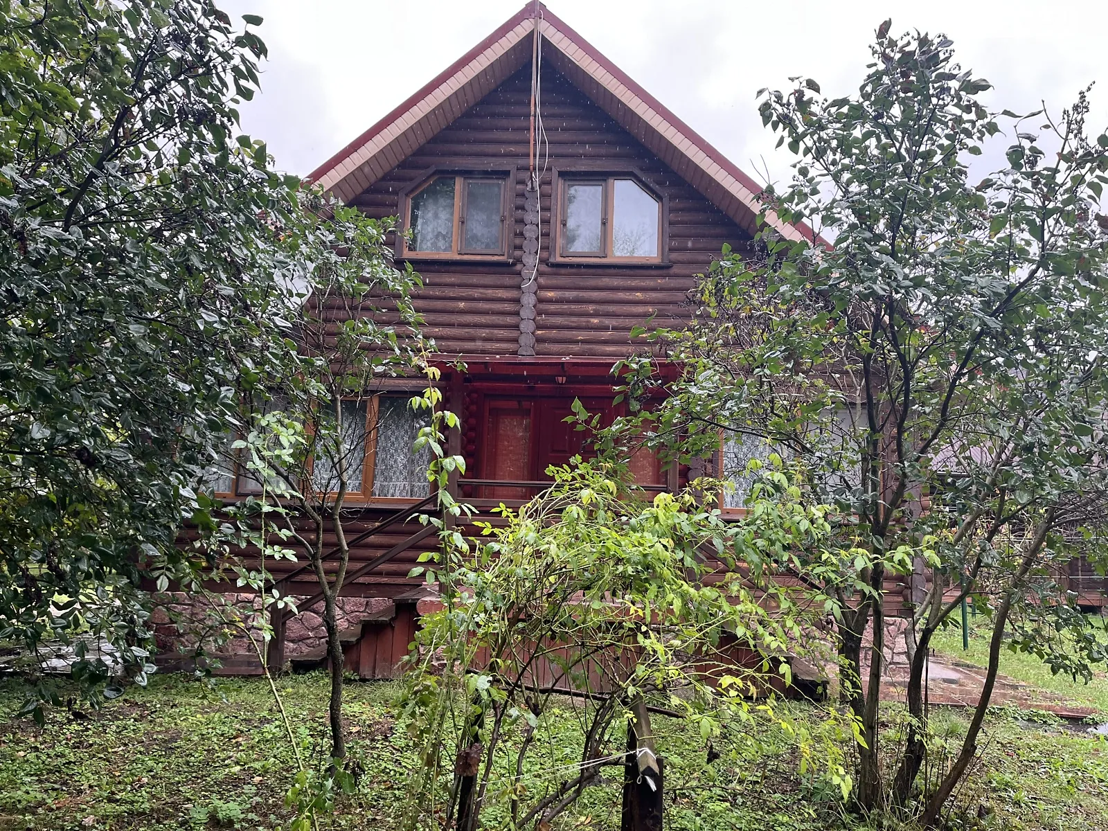 Продается дом на 2 этажа 200 кв. м с бассейном, цена: 99999 $ - фото 1