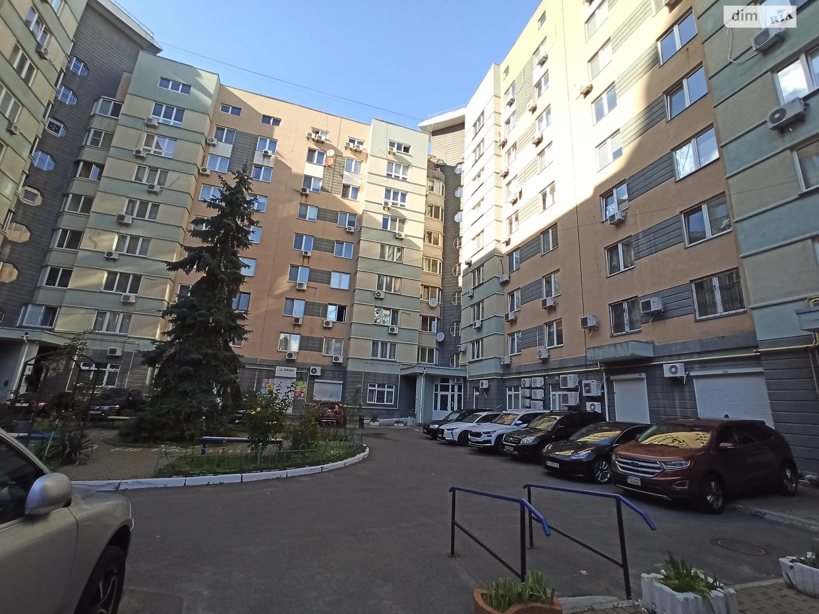 Сдается в аренду офис 90 кв. м в бизнес-центре, цена: 13000 грн - фото 1