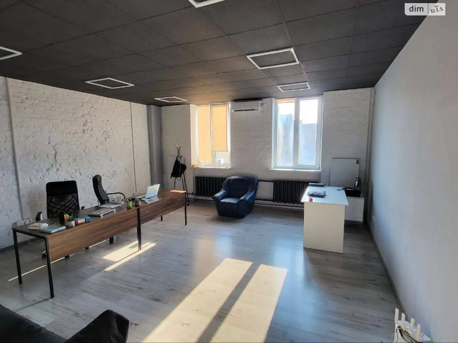 Сдается в аренду офис 250 кв. м в бизнес-центре, цена: 75000 грн - фото 1