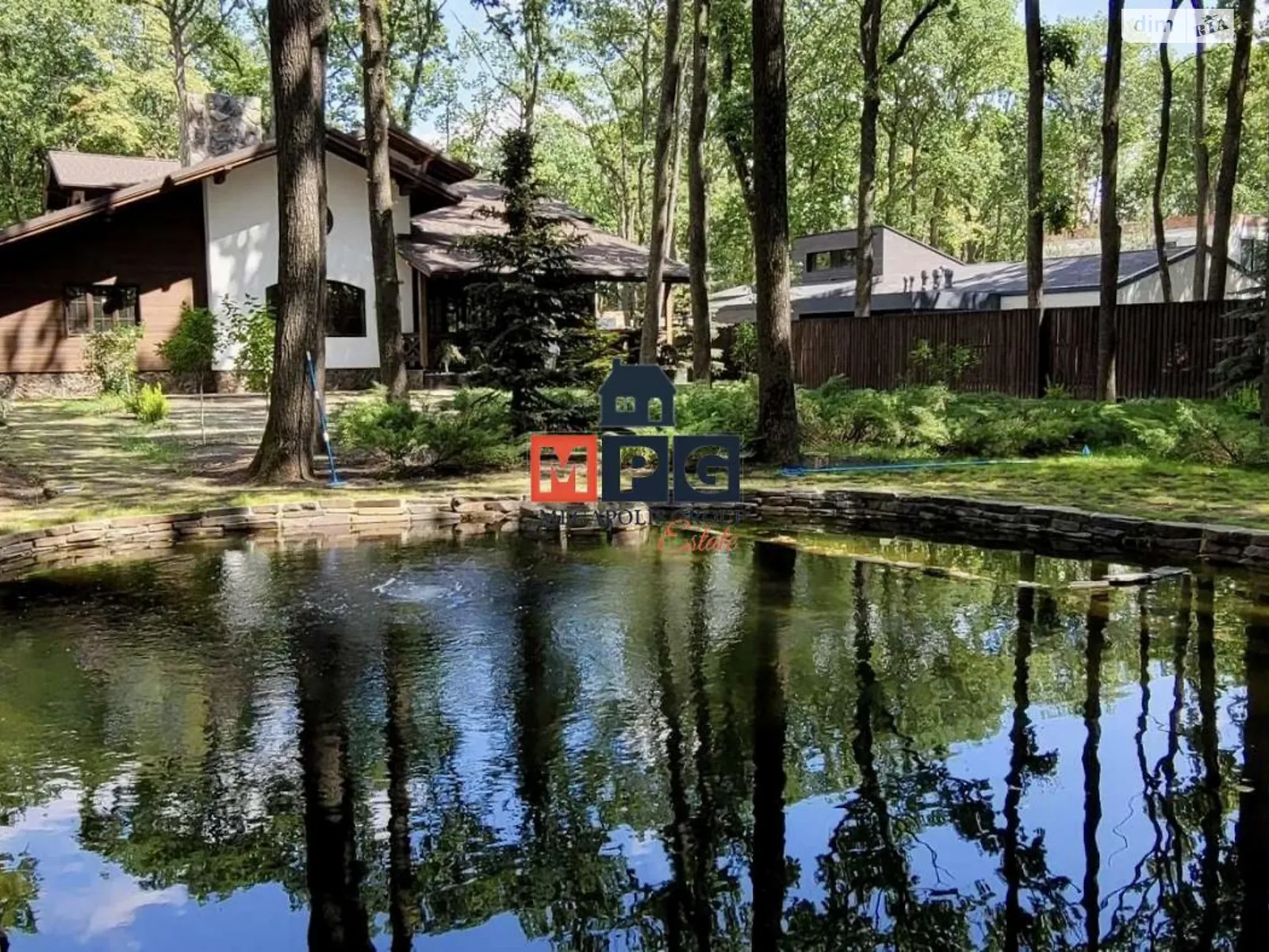 Продается дом на 2 этажа 320 кв. м с балконом, цена: 440000 $ - фото 1