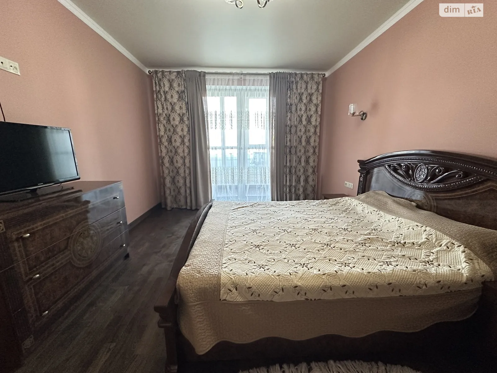 Продается 3-комнатная квартира 96.2 кв. м в Криховцах, ул. Довженко А., 39 - фото 1