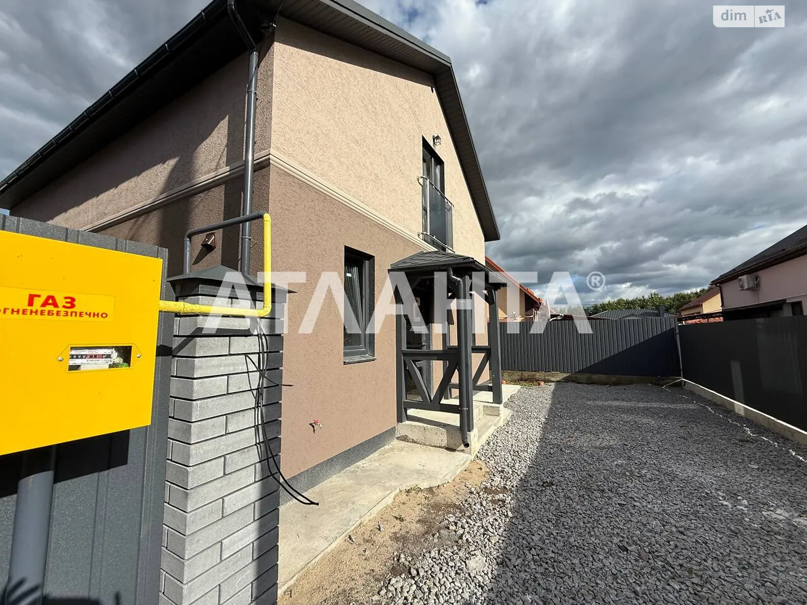 Продается дом на 2 этажа 110 кв. м с гаражом, цена: 83000 $ - фото 1