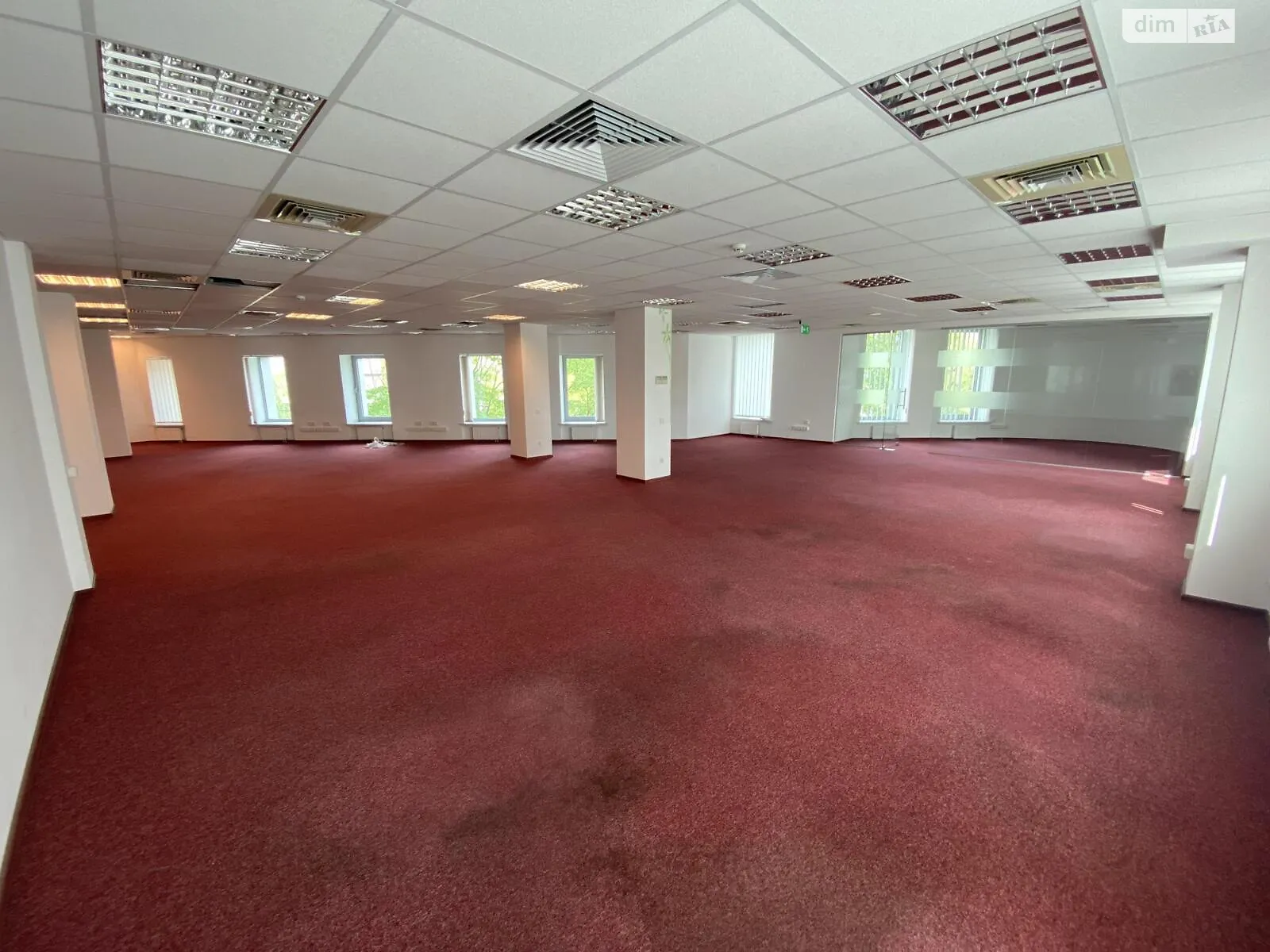 Сдается в аренду офис 300 кв. м в бизнес-центре, цена: 3600 $ - фото 1